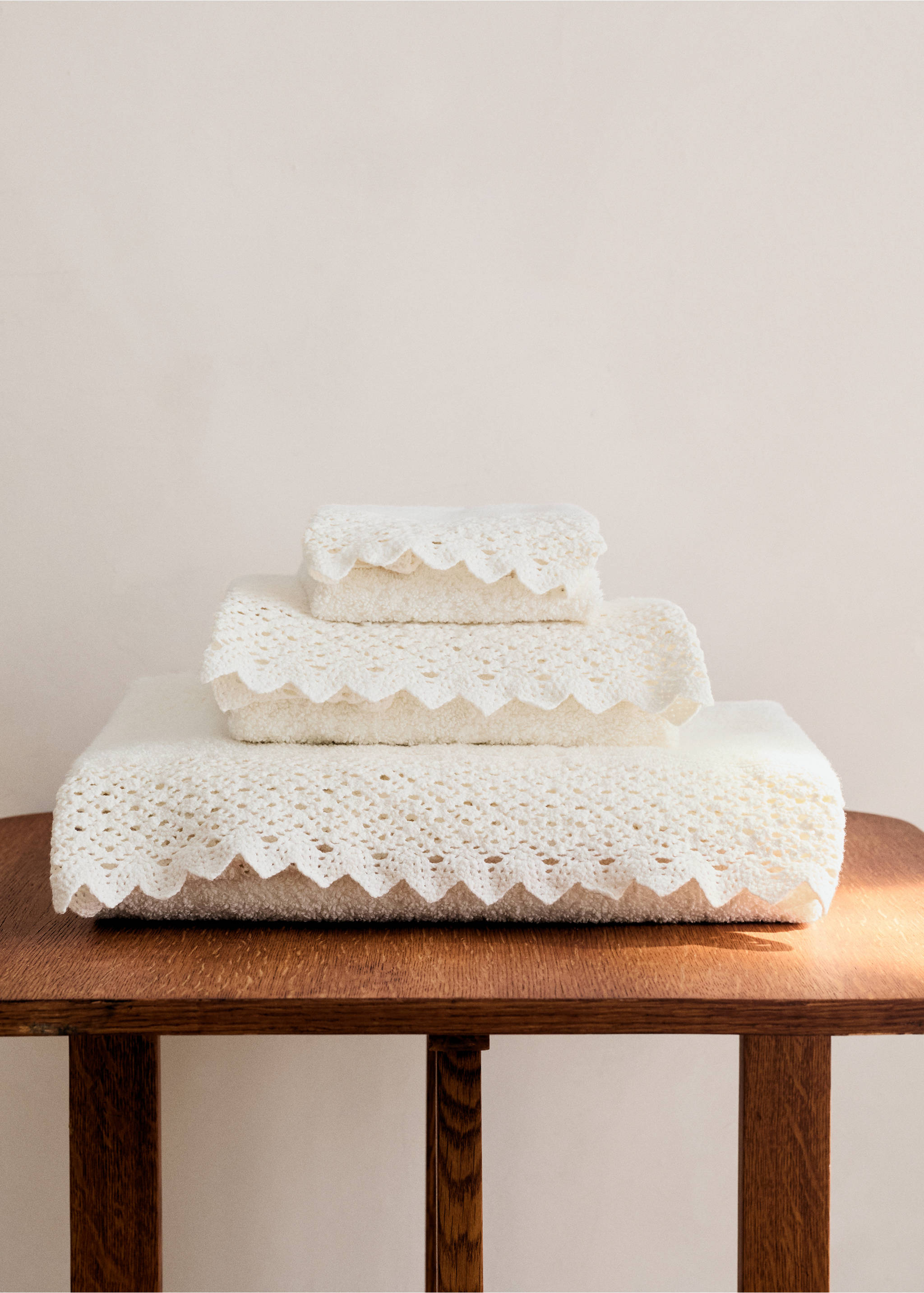 Ručnik za umivaonik 100 % pamuk s čipkom - Opći prikaz, Svjetlosmeđa. Ref: 27001565-00.