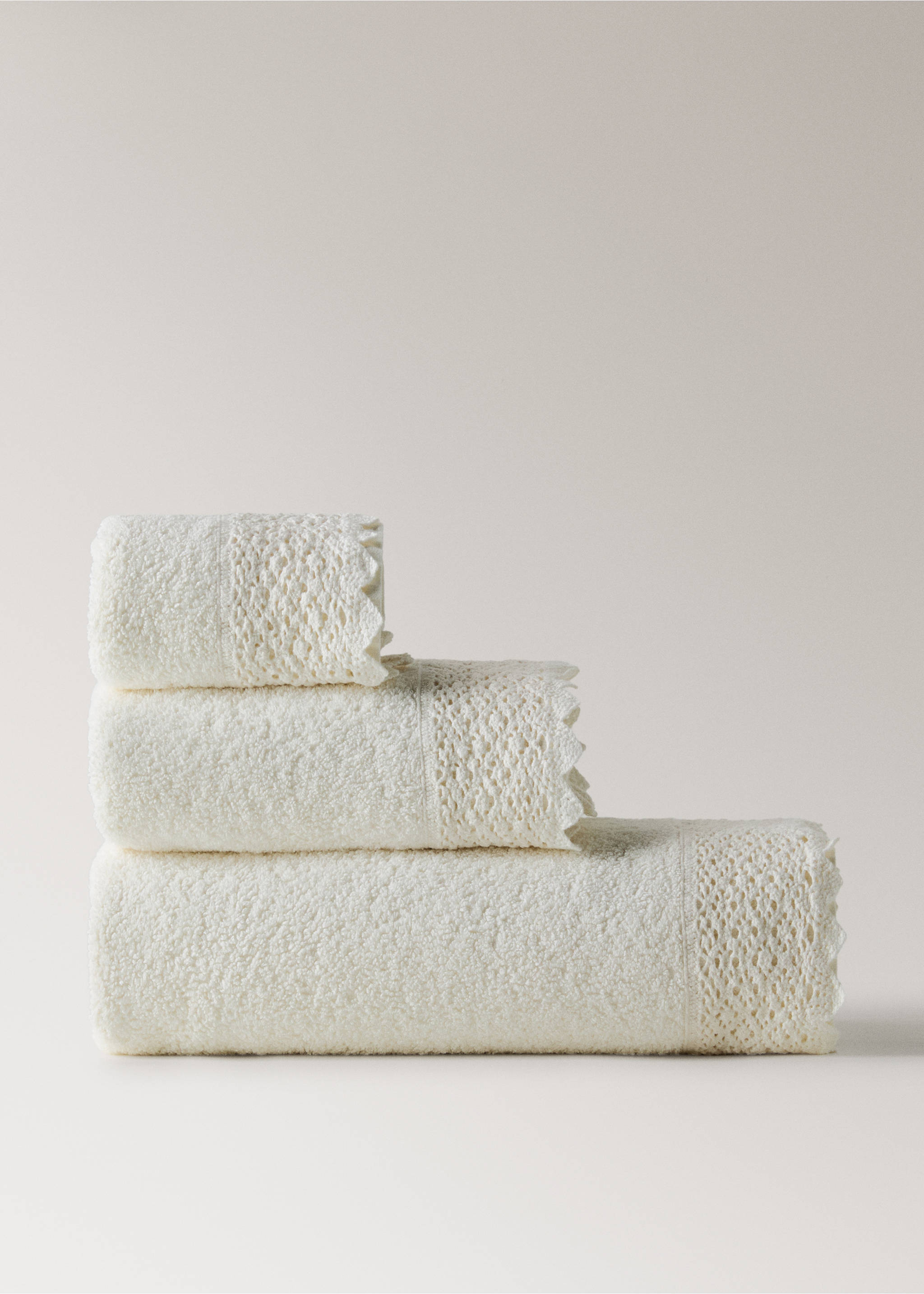 100% cotton lace washbasin towel - Article without model, Ecru. Ref: 27001565-00.