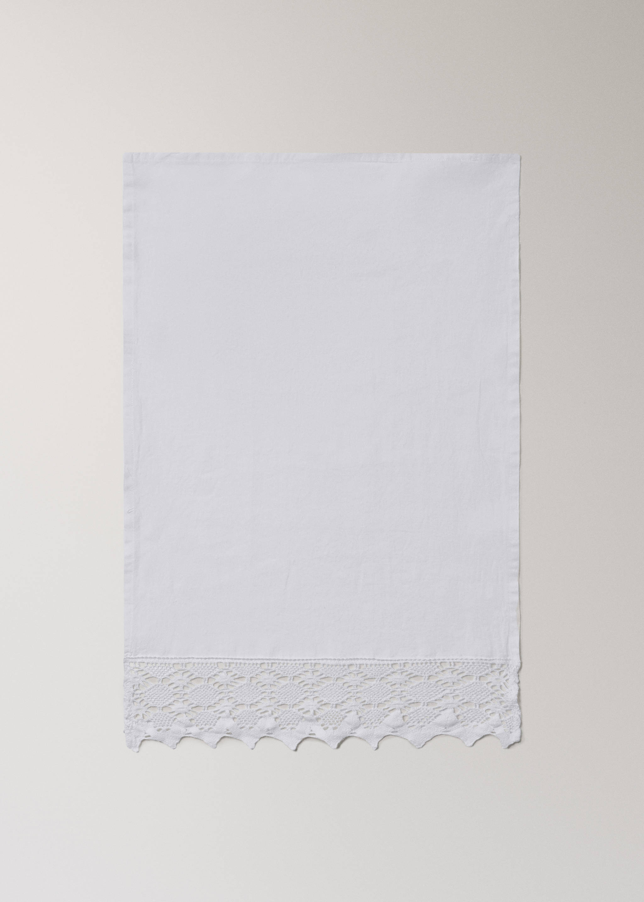 Linen towel with lace edging - Article without model