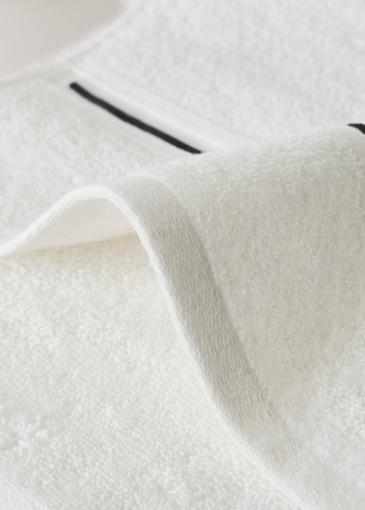 Cotton hand towel with embroidered scalloped edge - thumbnail 7