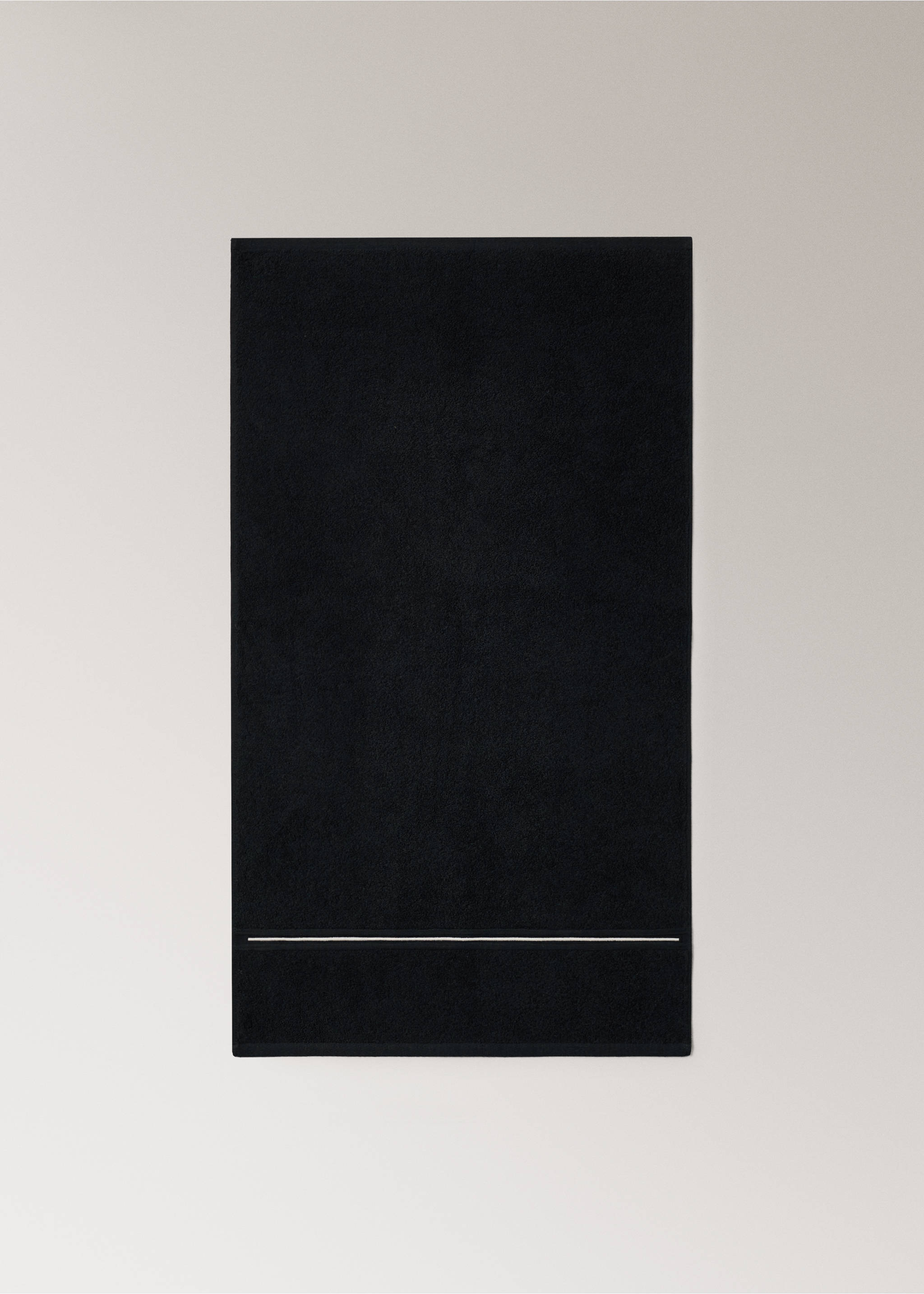 Katoenen handdoek met geborduurde festonrand - Detail van het artikel 3, Zwart. Ref: 27001572-00.