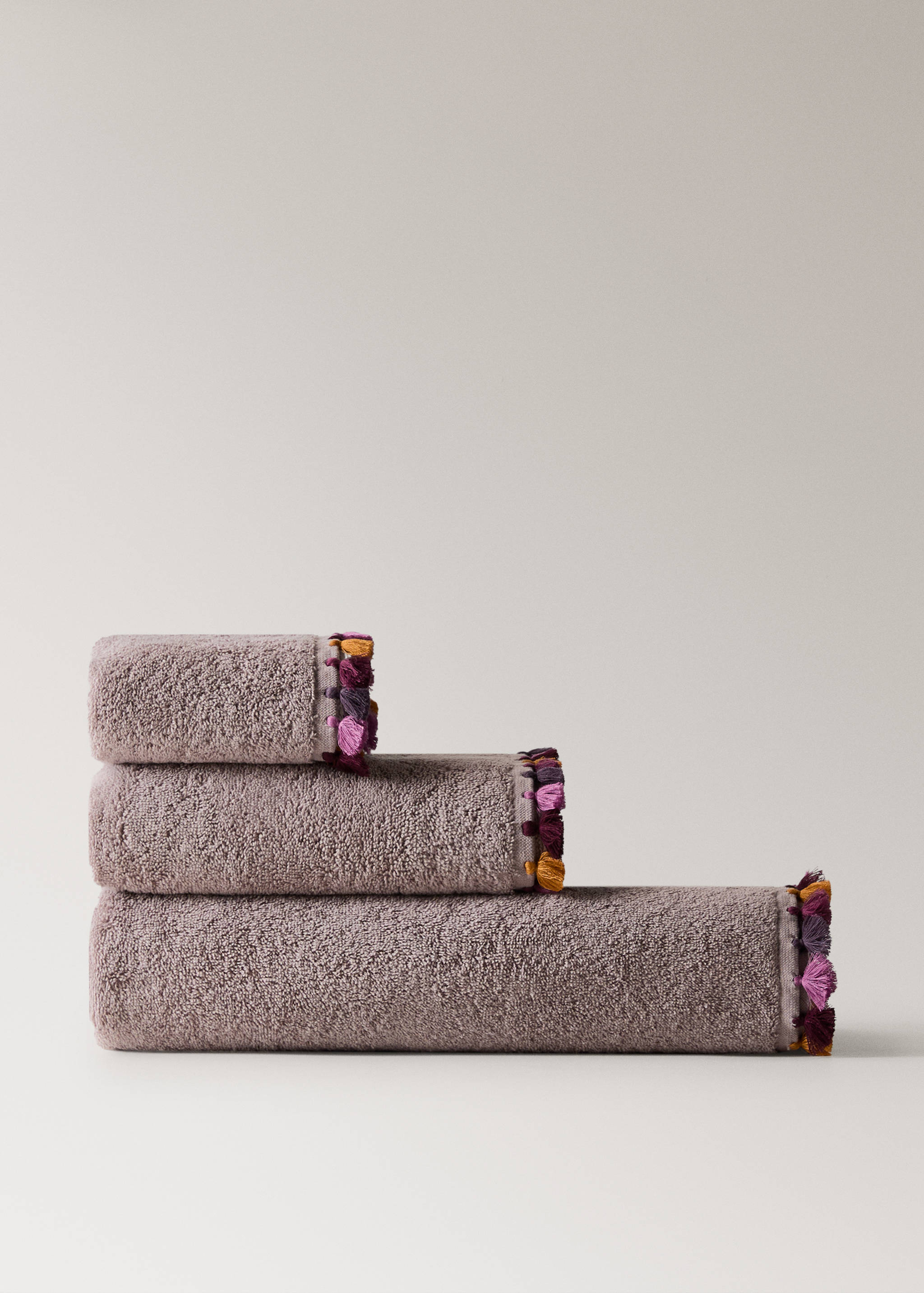 Cotton terry guest towel with pompom detail - Article without model
