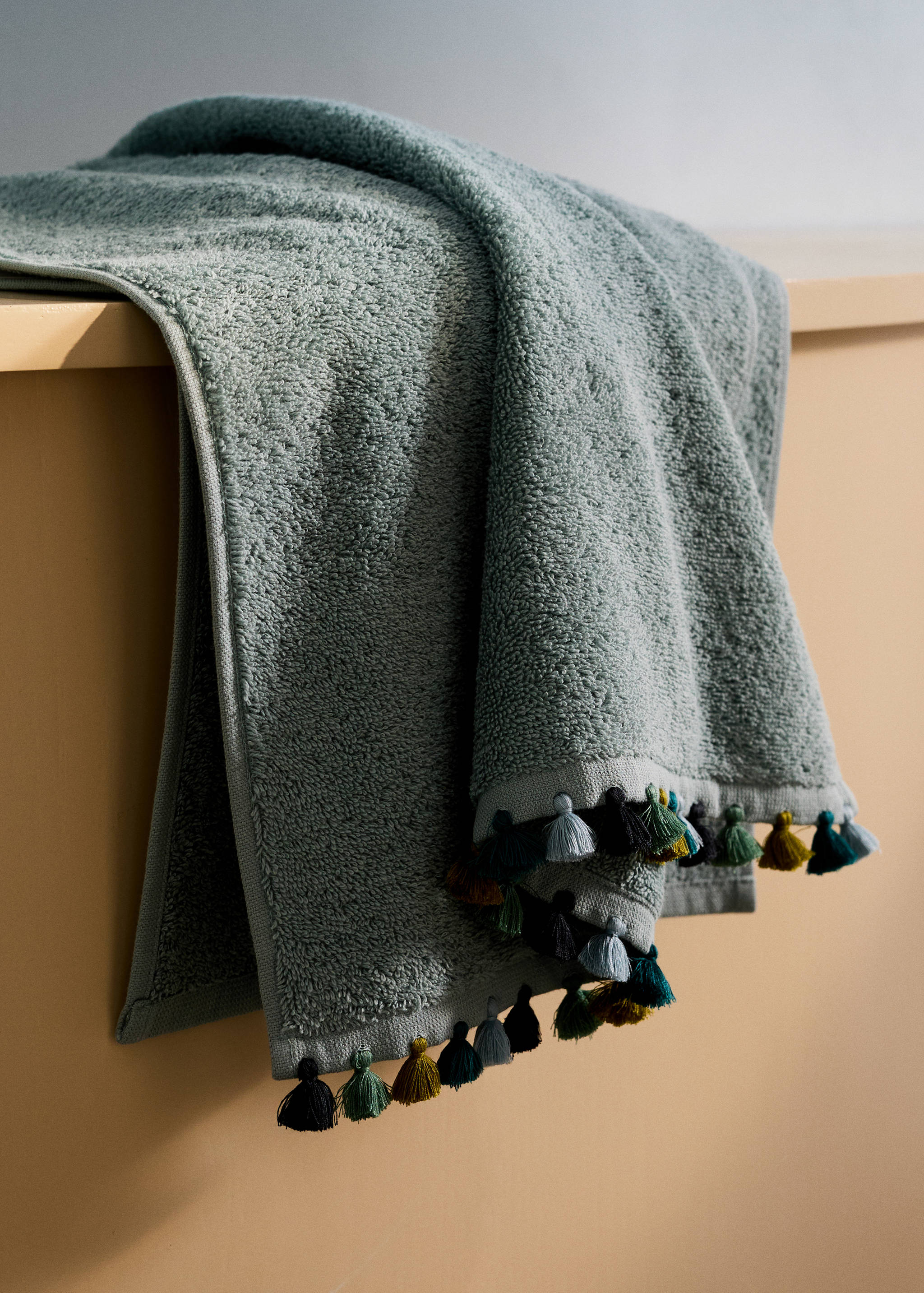 Ručnik za umivaonik od pamučnog frotira s pomponom - Opći prikaz