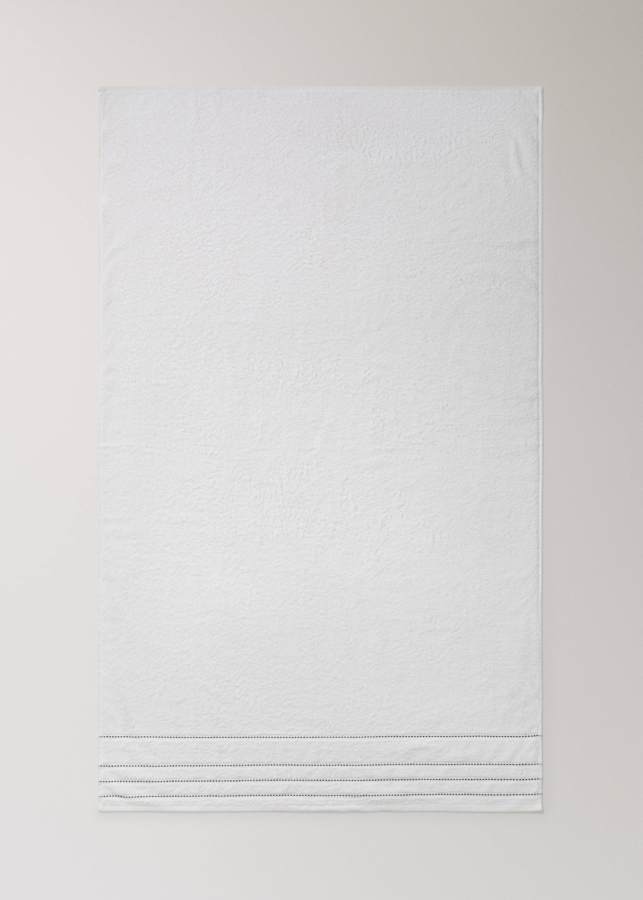 Cotton bath towel with embroidered dots - Details of the article 3