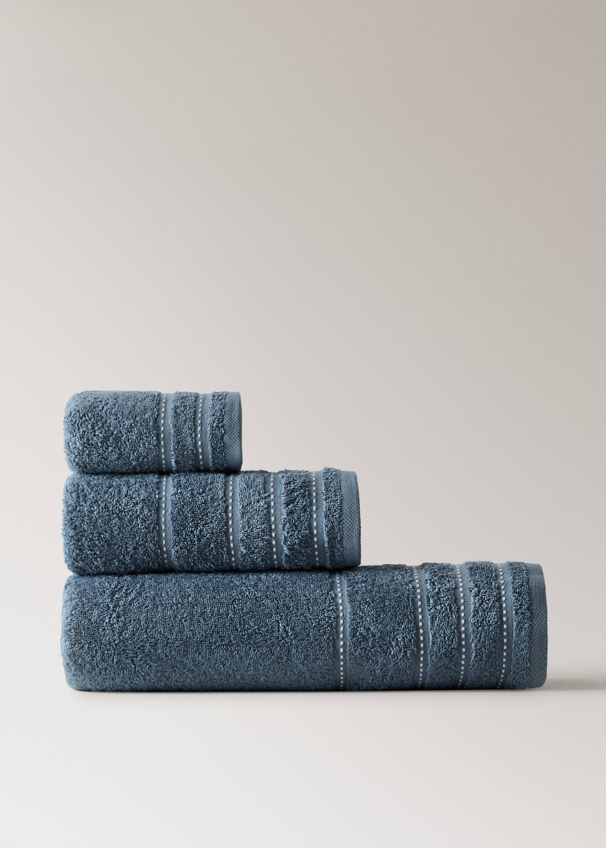 Cotton bath towel with embroidered dots - Article without model