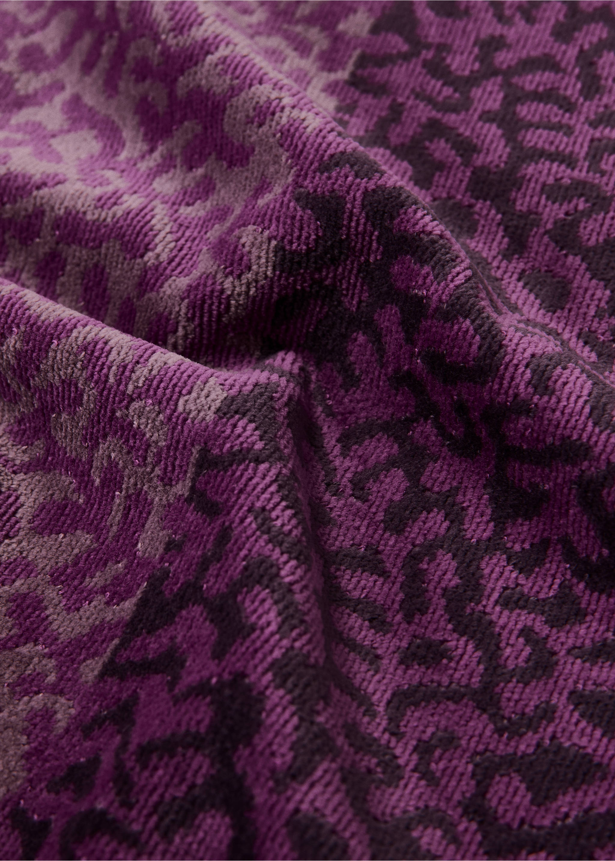 Toalha de mão de jacquard de tecido turco de algodão com estampado animal - Pormenor do artigo 1, Roxo. Ref: 27001583-00.