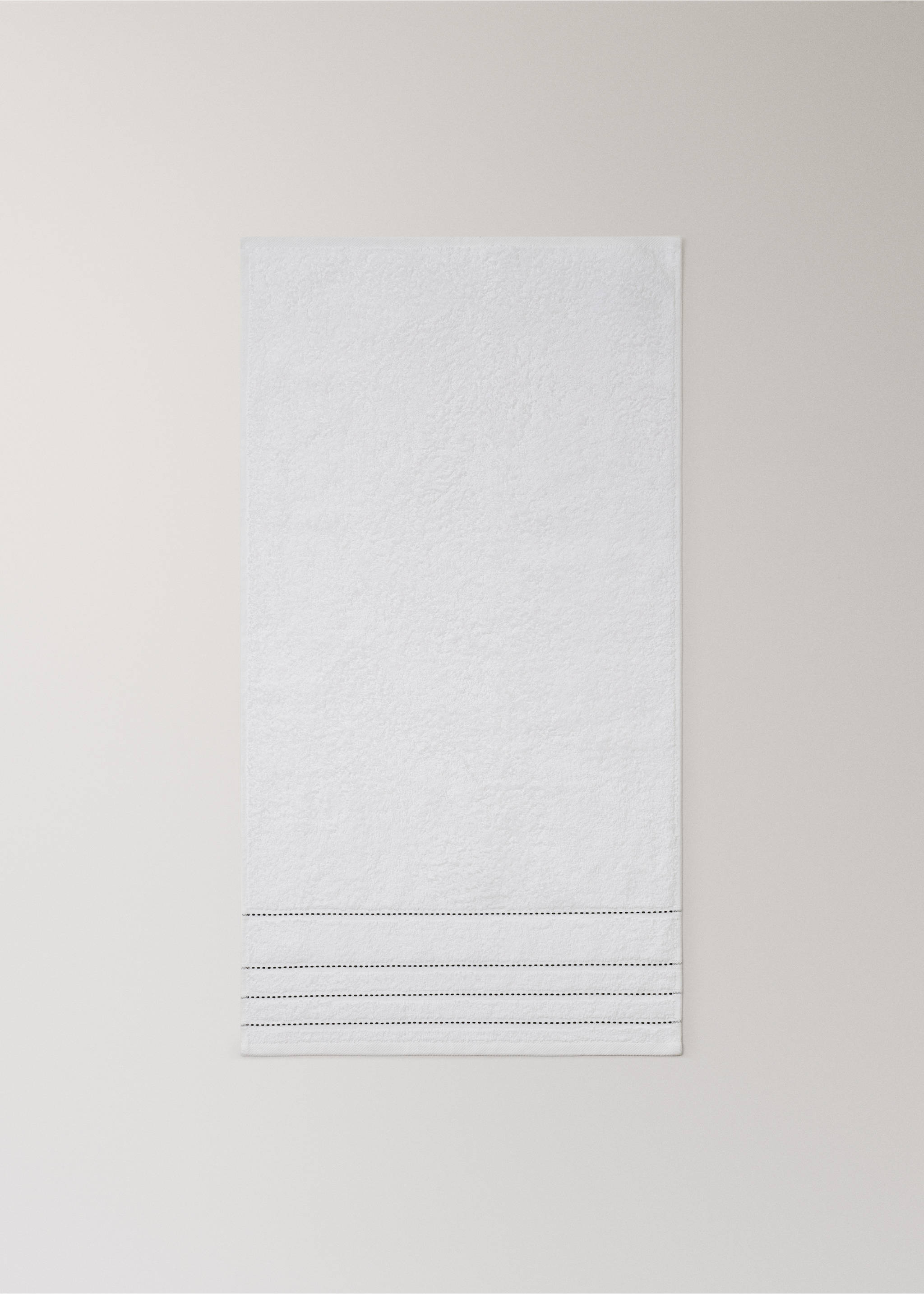 Broderad handduk med prickar - Detaljer om artikeln 3, Vit. Ref: 27001585-00.