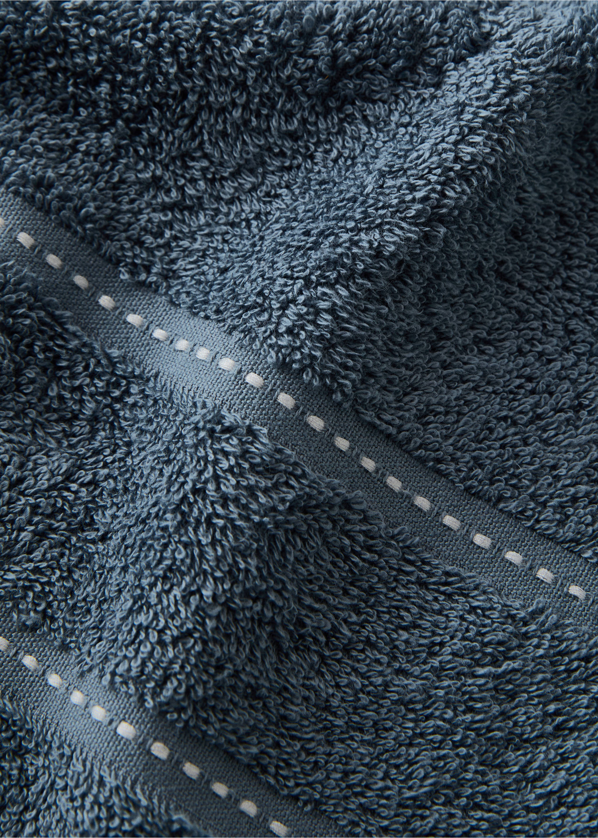 Cotton washbasin towel with embroidered dots - Details of the article 1, Blue. Ref: 27001585-00.