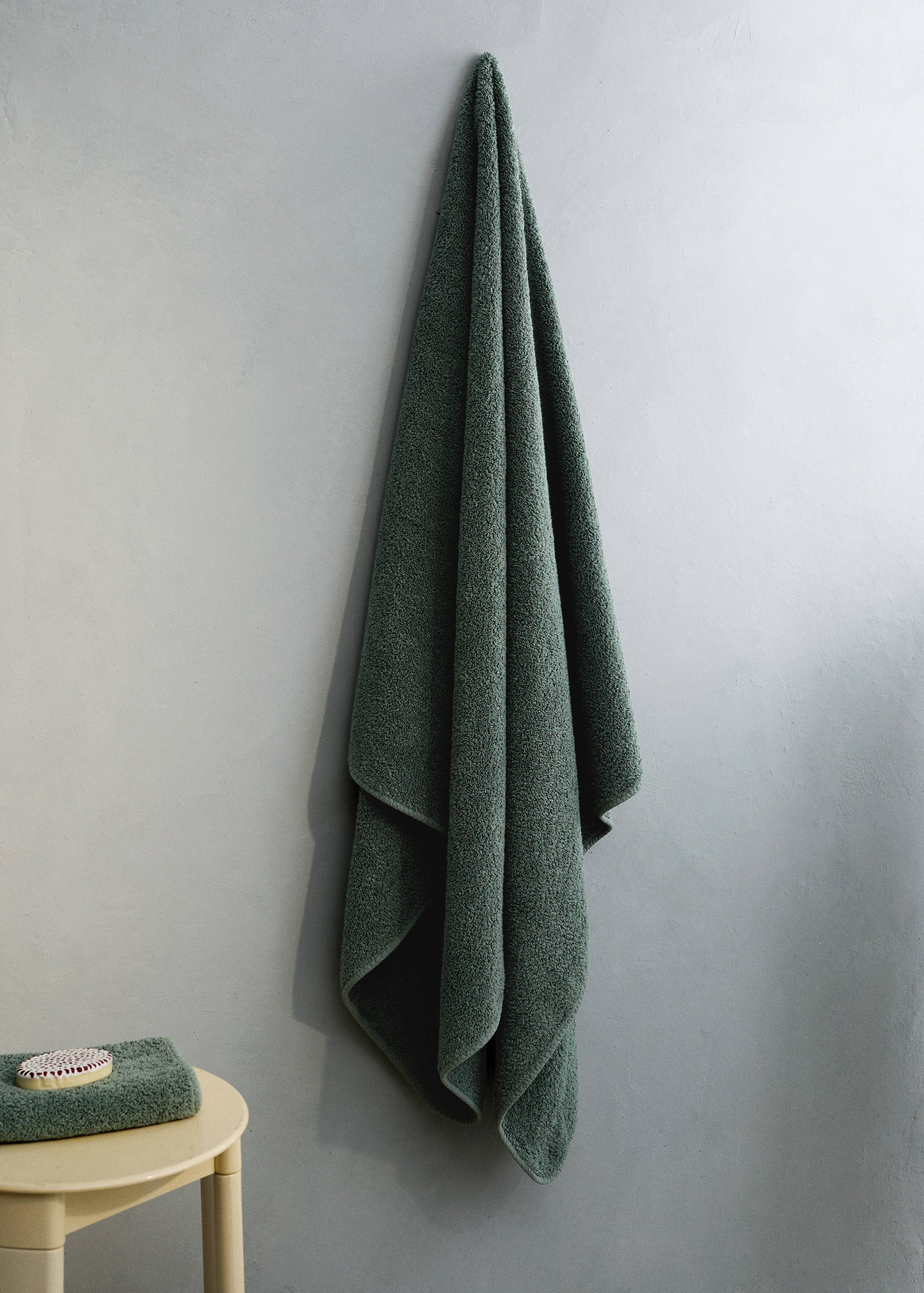 Bath towel with dyed piece - General plane