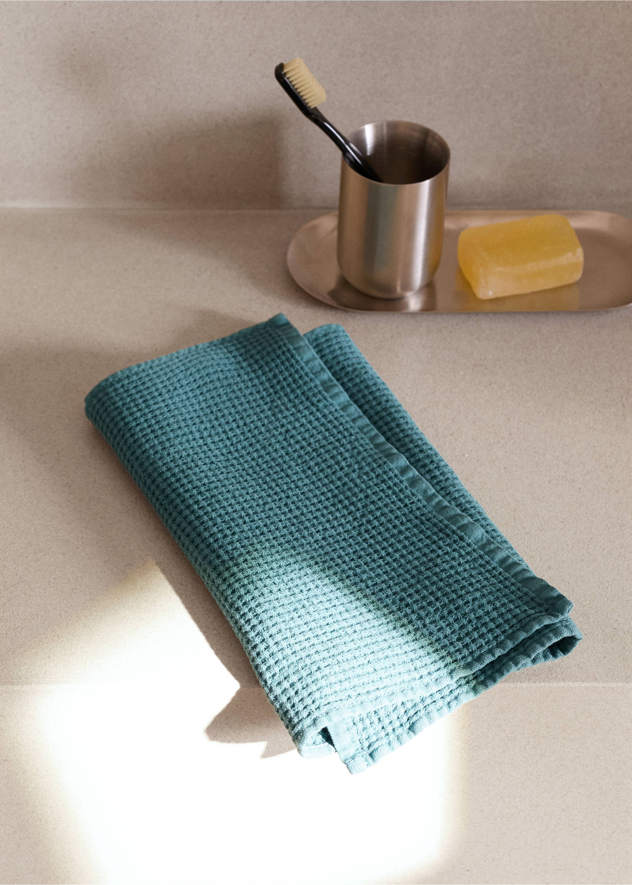 Cotton hand towel mini waffle garment-wash - General plane, Forest Green. Ref: 27001598-00.