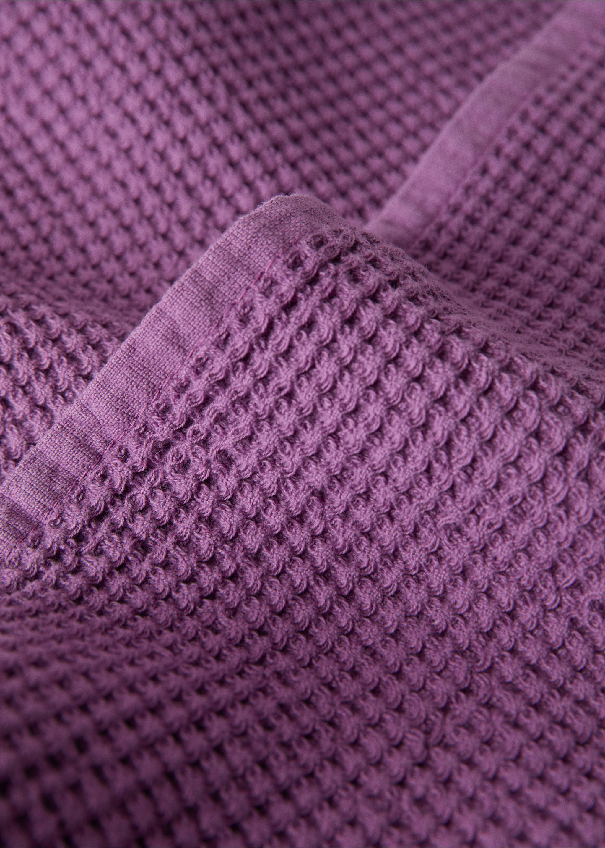 Cotton hand towel mini waffle garment-wash - Details of the article 1, Purple. Ref: 27001598-00.