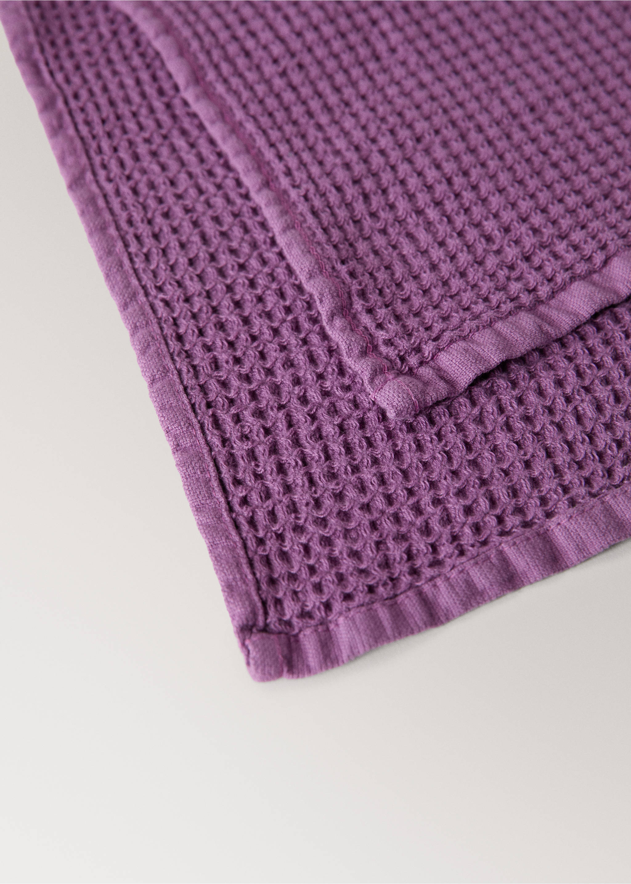 Cotton hand towel mini waffle garment-wash - Details of the article 2, Purple. Ref: 27001598-00.