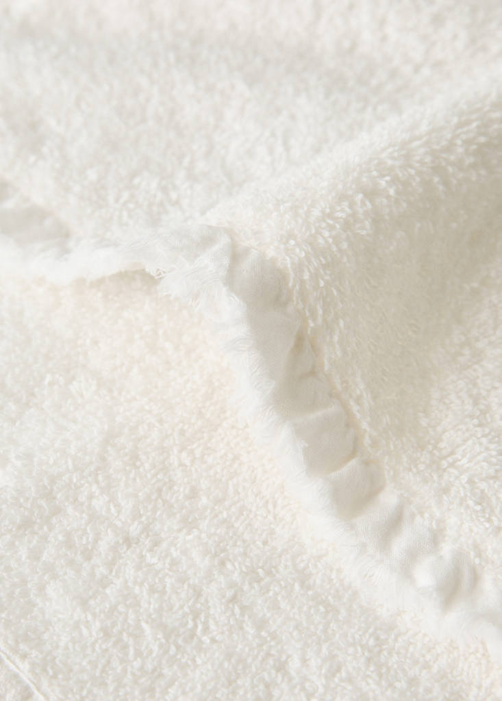 Cotton terry guest towel with frayed edge and ruffle - thumbnail 3