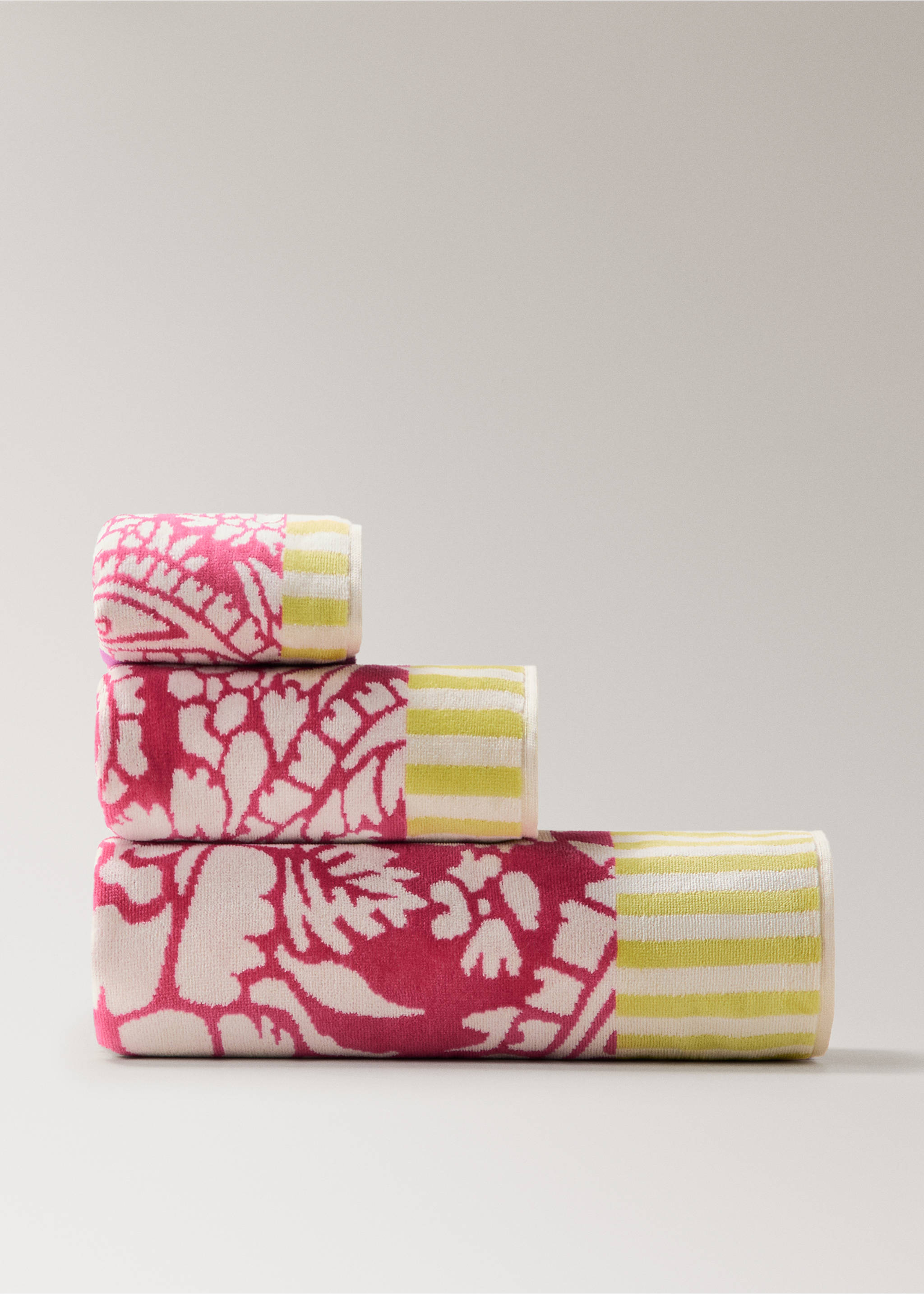 Toalha de mãos de jacquard de tecido turco de algodão multicolor - Artigo sem modelo, Rosa. Ref: 27001611-00.