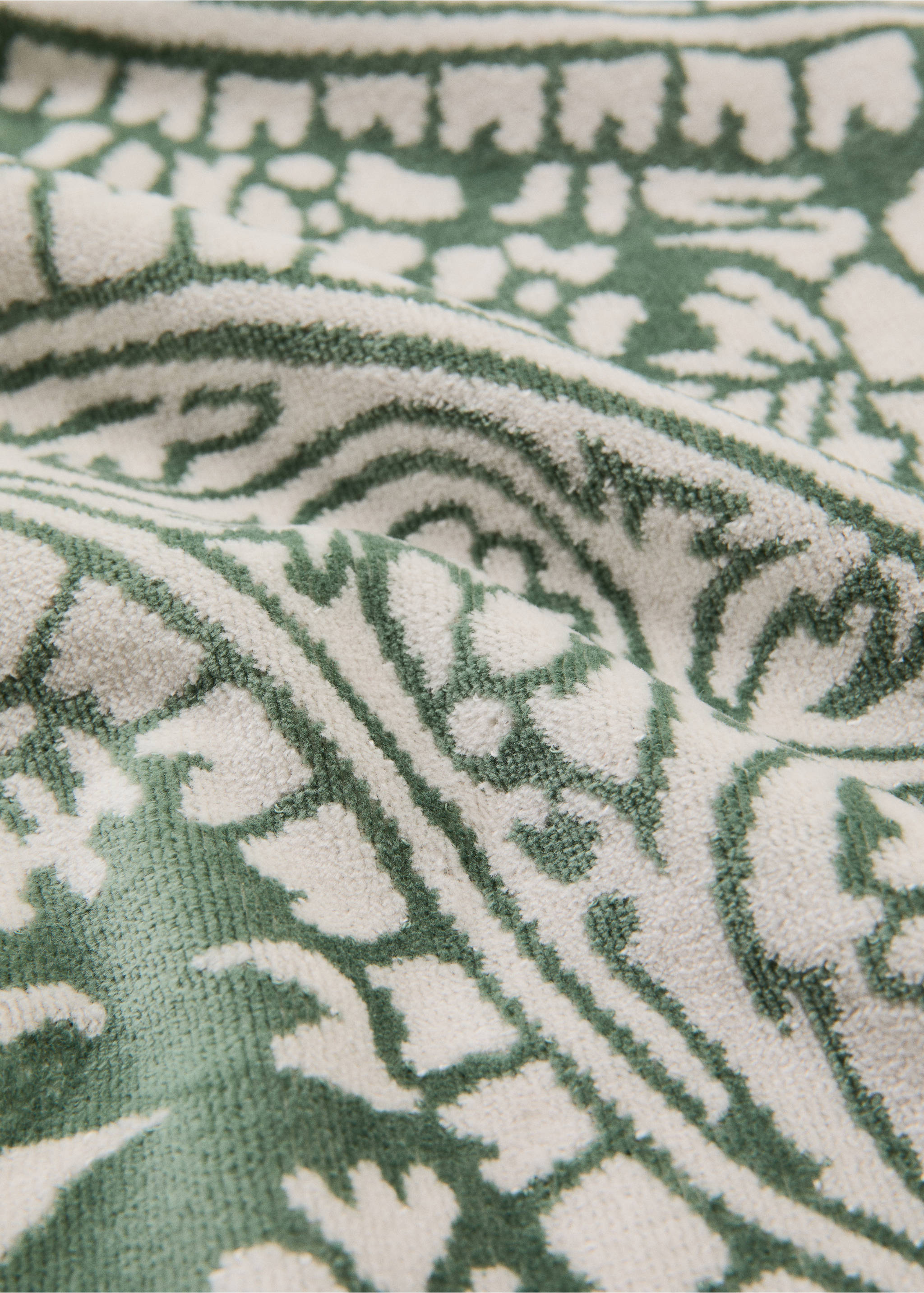 Multicolor jacquard cotton terry bath towel - Details of the article 1, Emerald Green. Ref: 27001612-00.