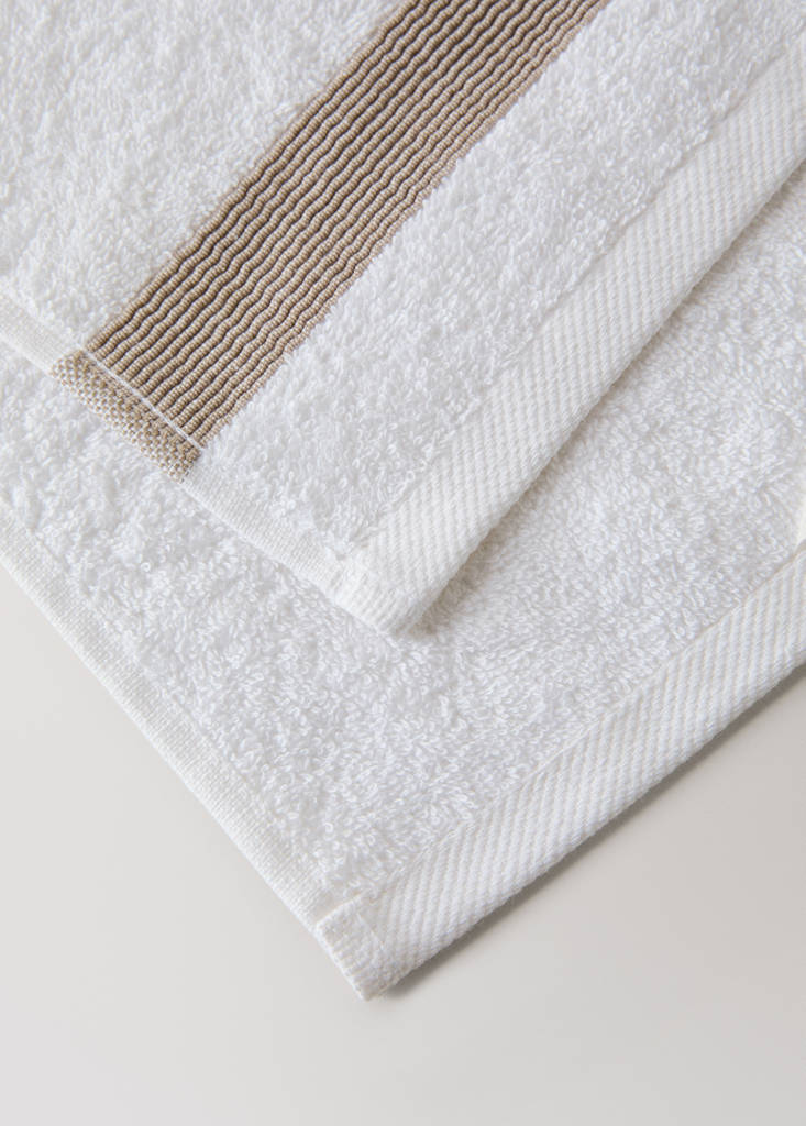 Multicoloured striped jacquard cotton guest towel — Ecru