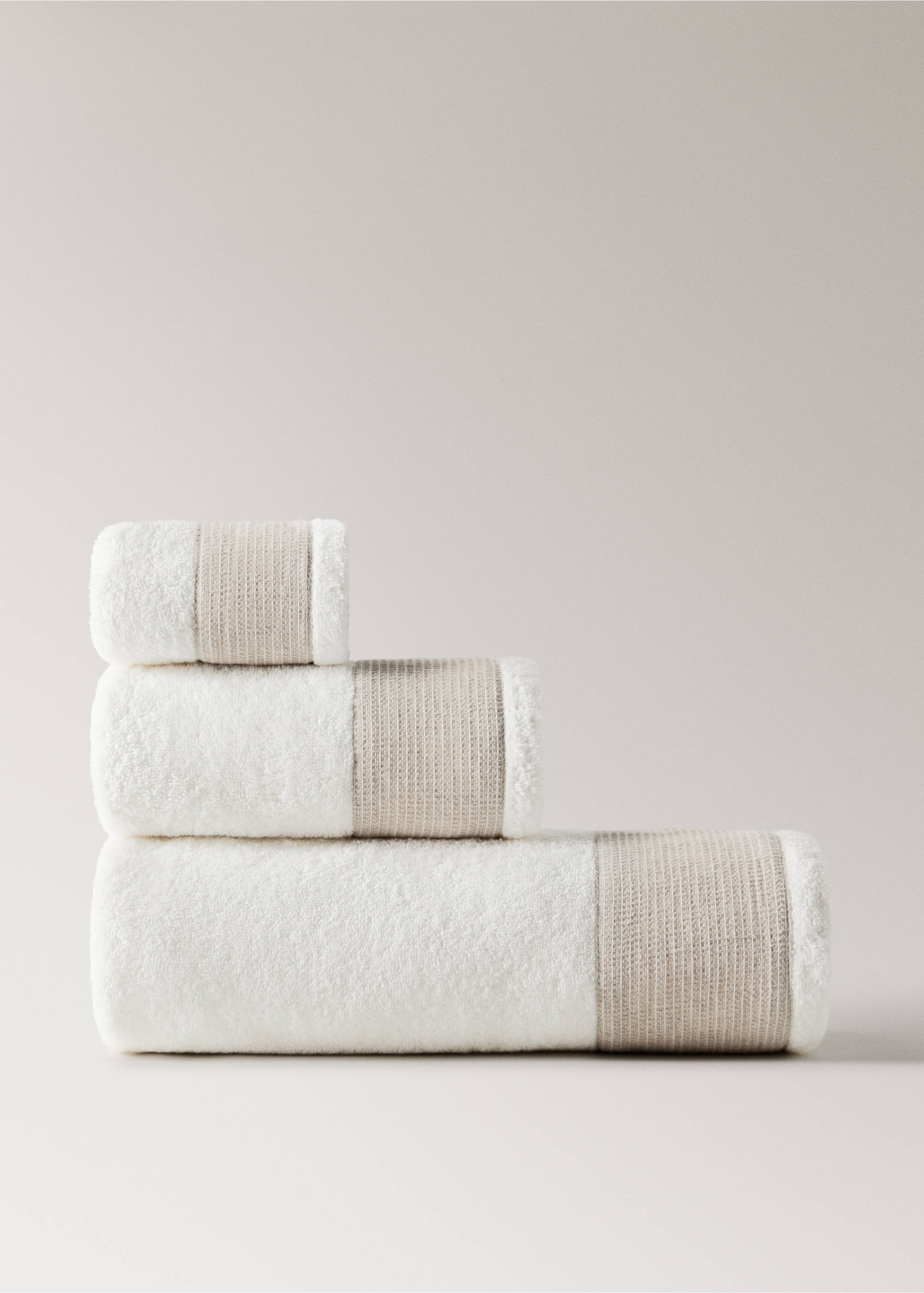 Cotton terry hand towel with linen edging - Article without model, White. Ref: 27001617-00.