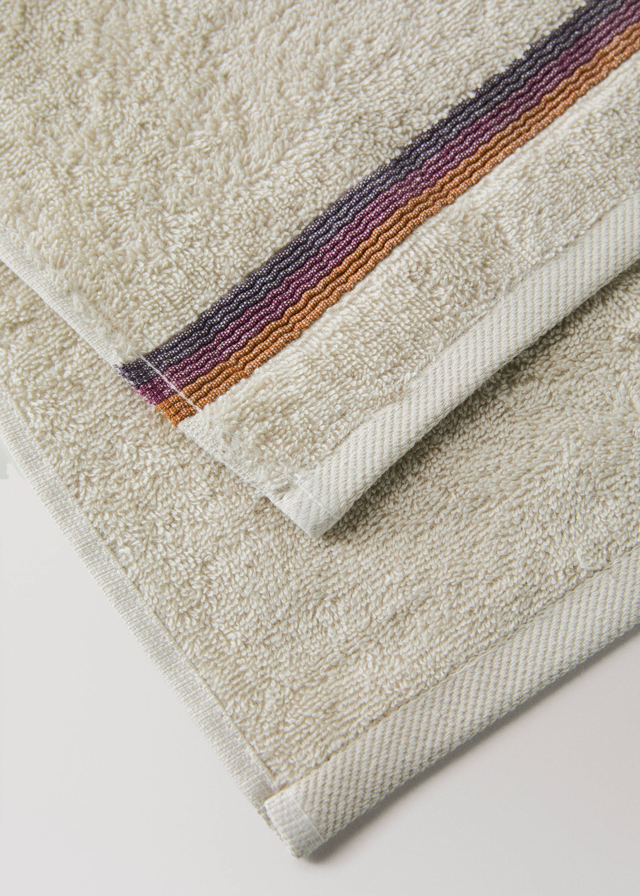Hand towel with striped trim - Details of the article 2