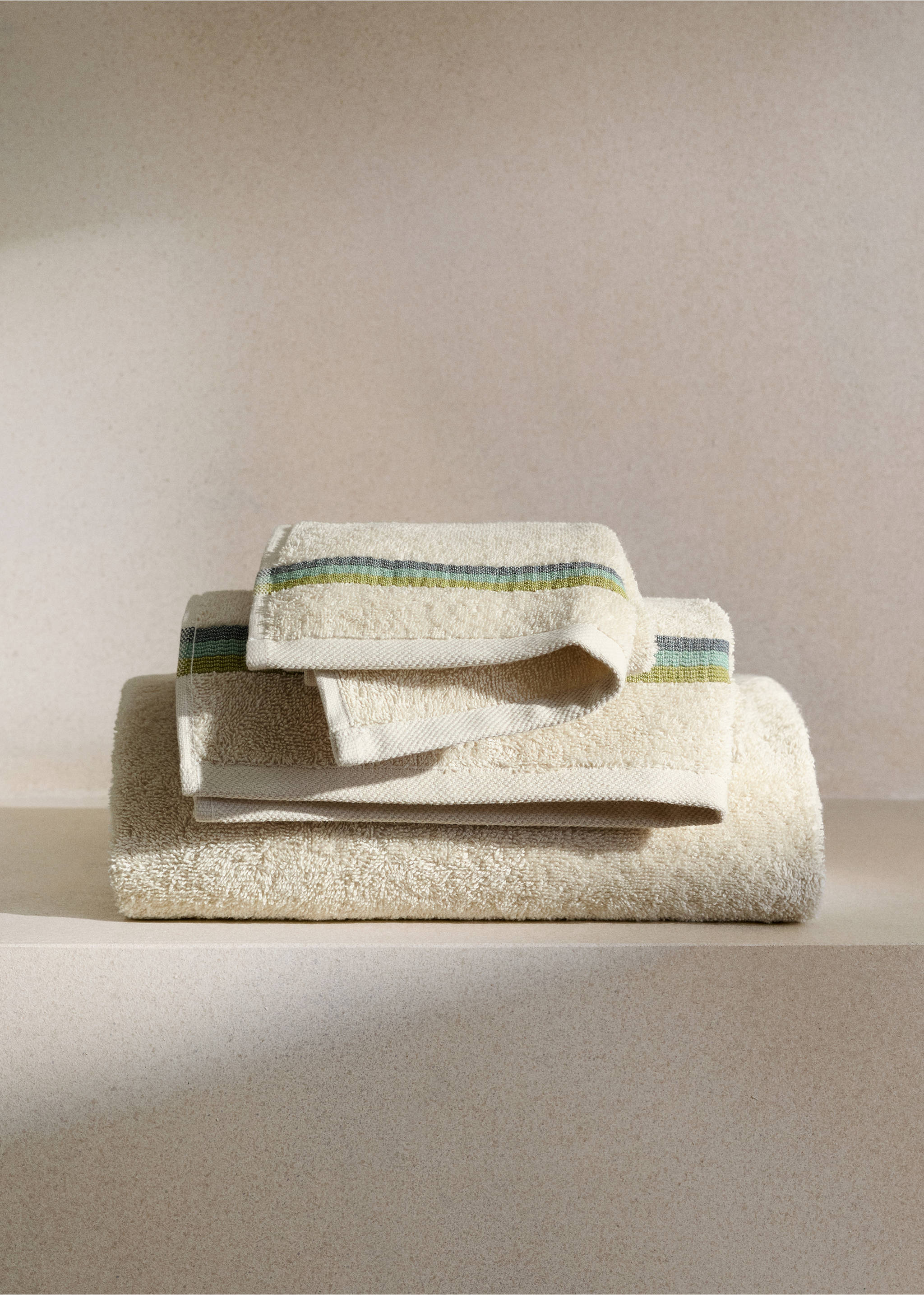 Washbasin towel with striped trim - General plane, Aqua Green. Ref: 27001620-00.