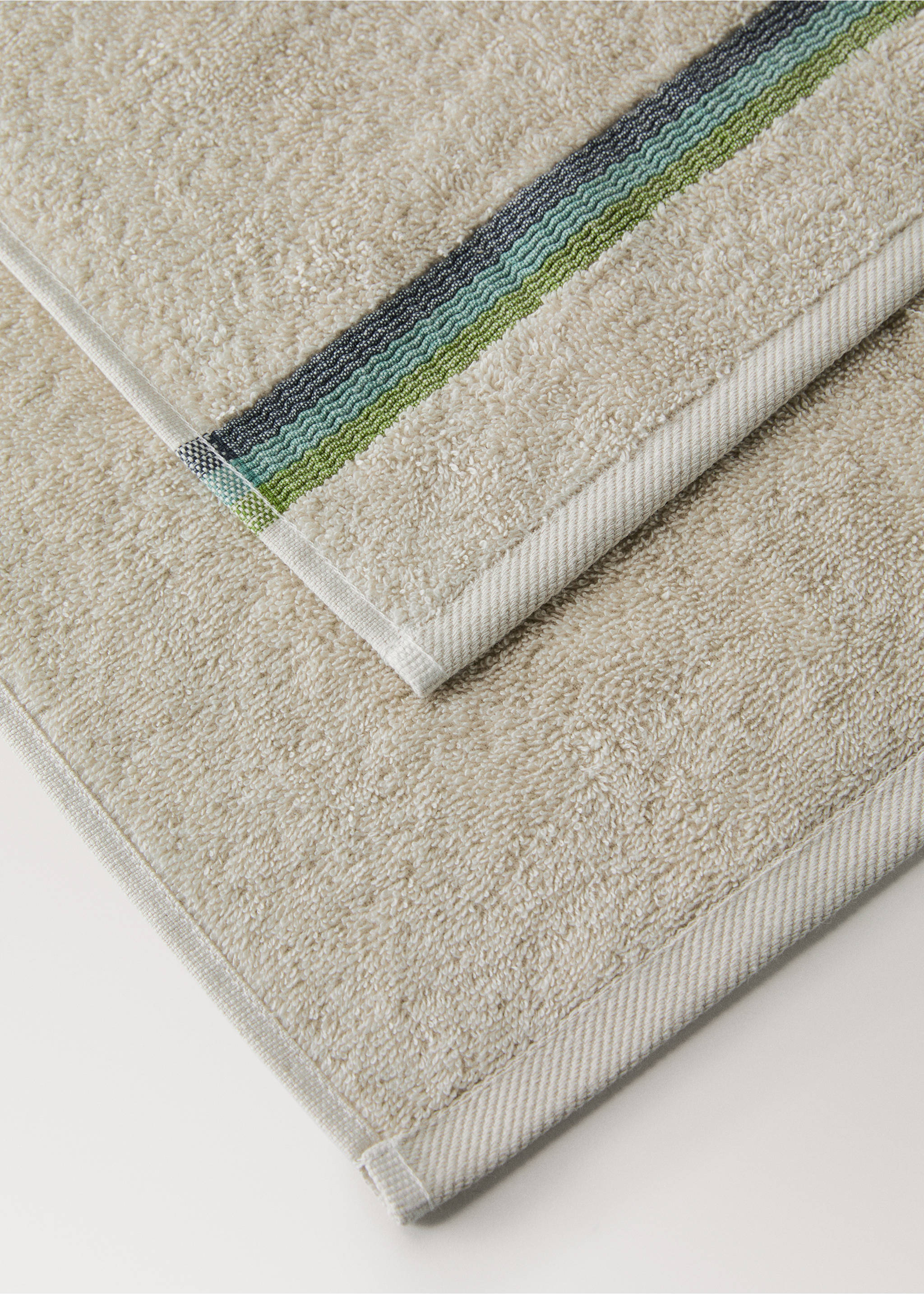 Bath towel with striped trim - Details of the article 2, Aqua Green. Ref: 27001621-00.