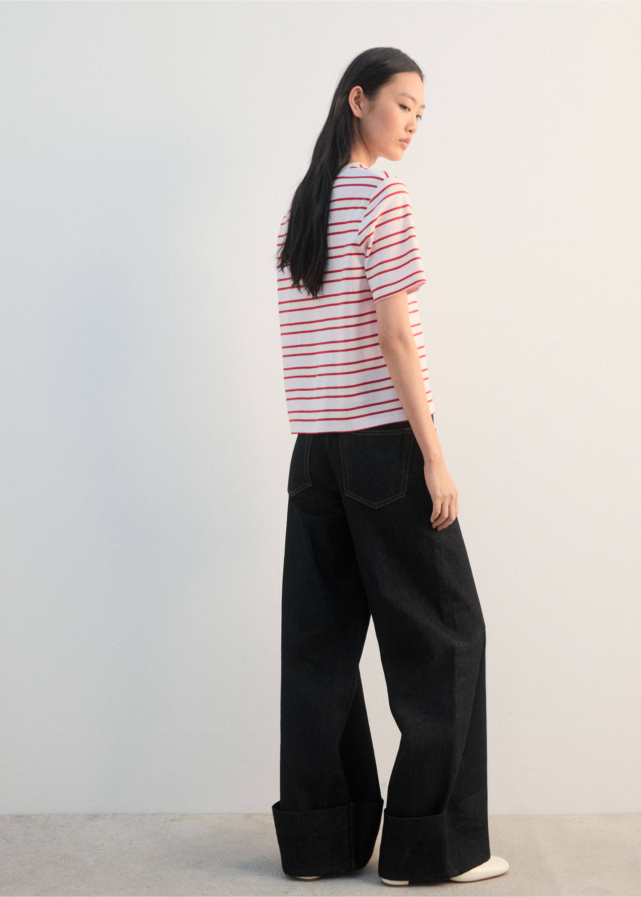 Chemise rayée avec détails brodés - Verso de l’article, Rouge. Ref: 27002543-00.