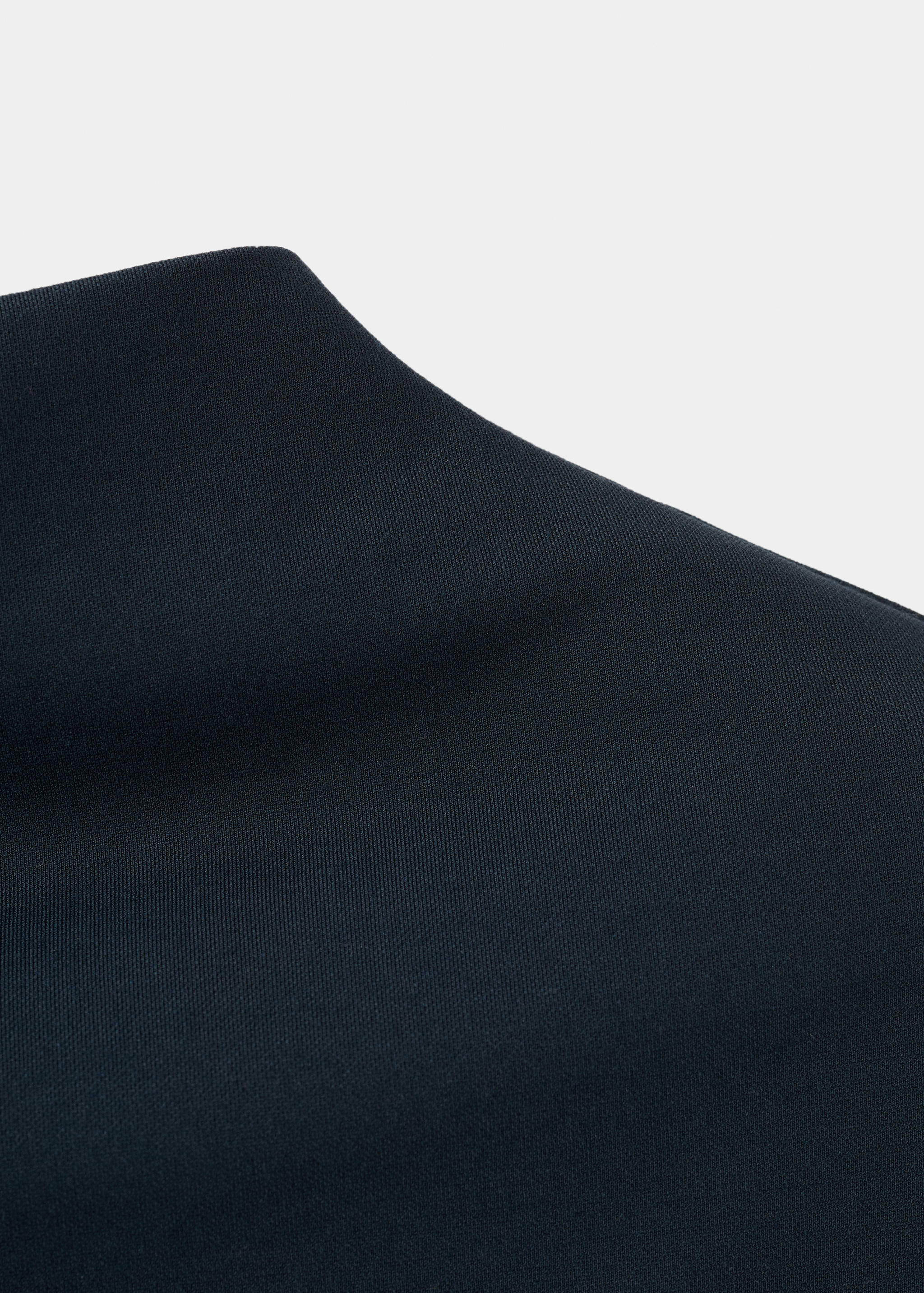 Футболка с асимметричной горловиной и сборками - Деталь изделия 0