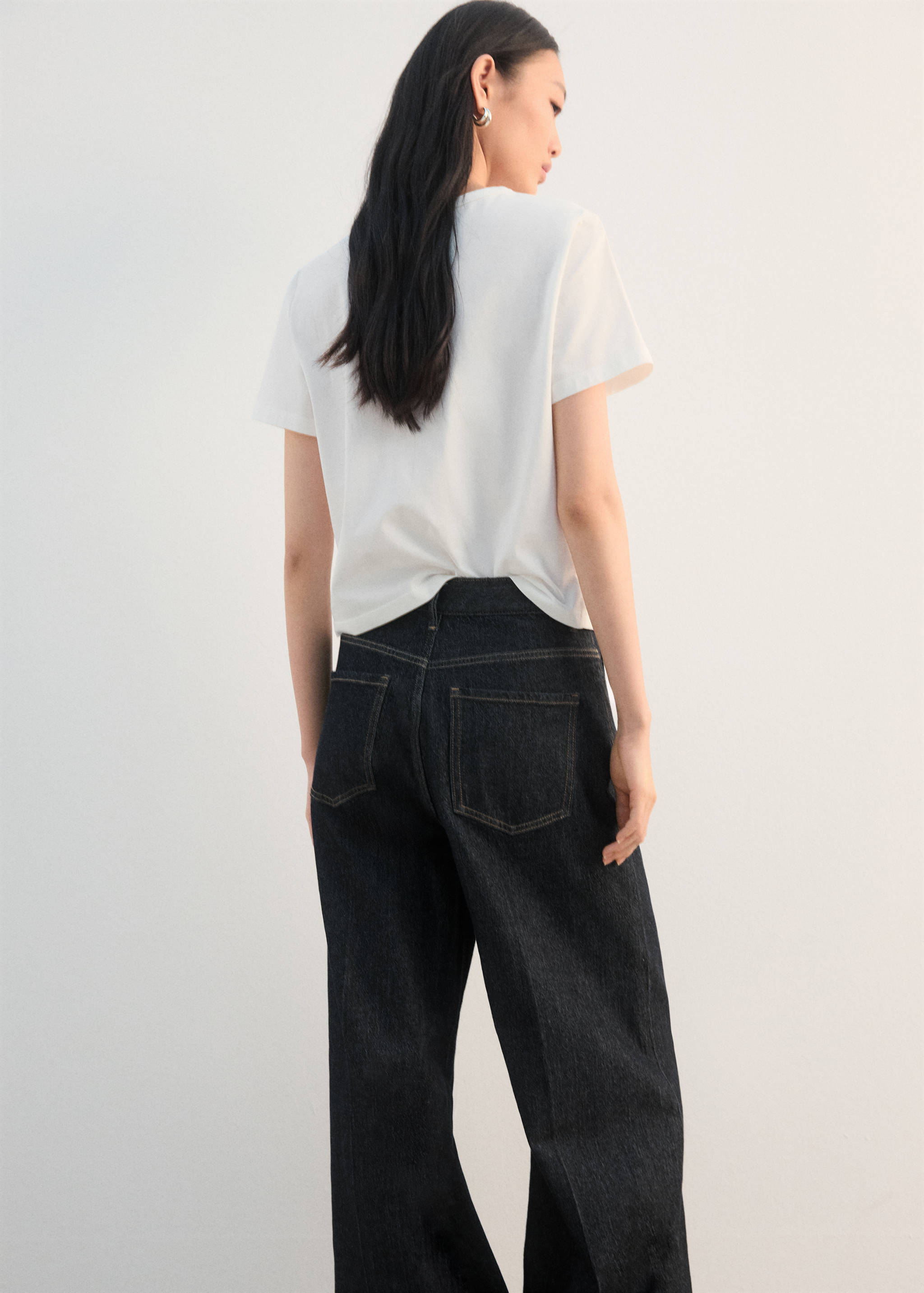 T-skjorte i bomull med strass - Baksiden av artikkelen