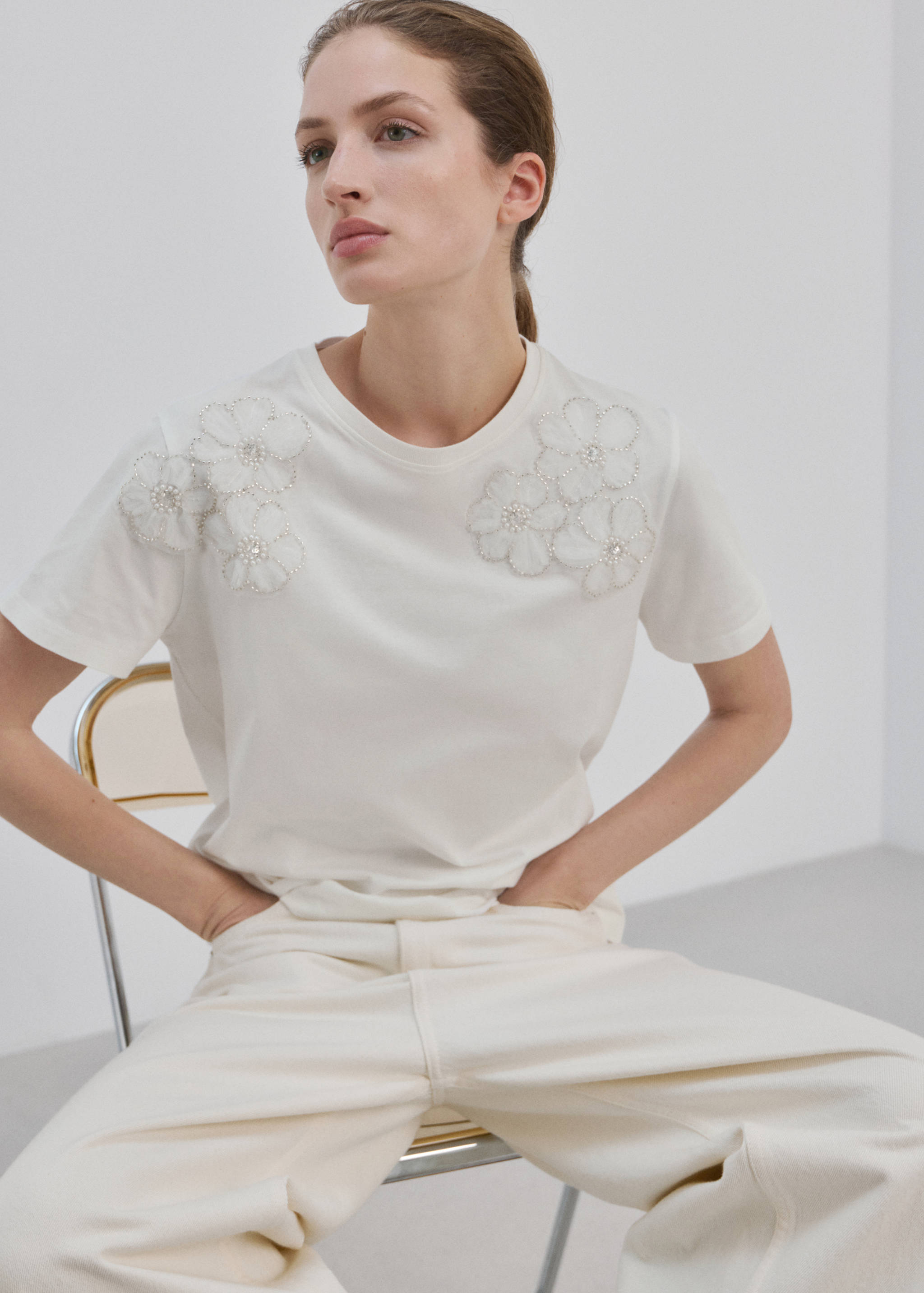 Floral-embroidered cotton t-shirt - Details of the article 2