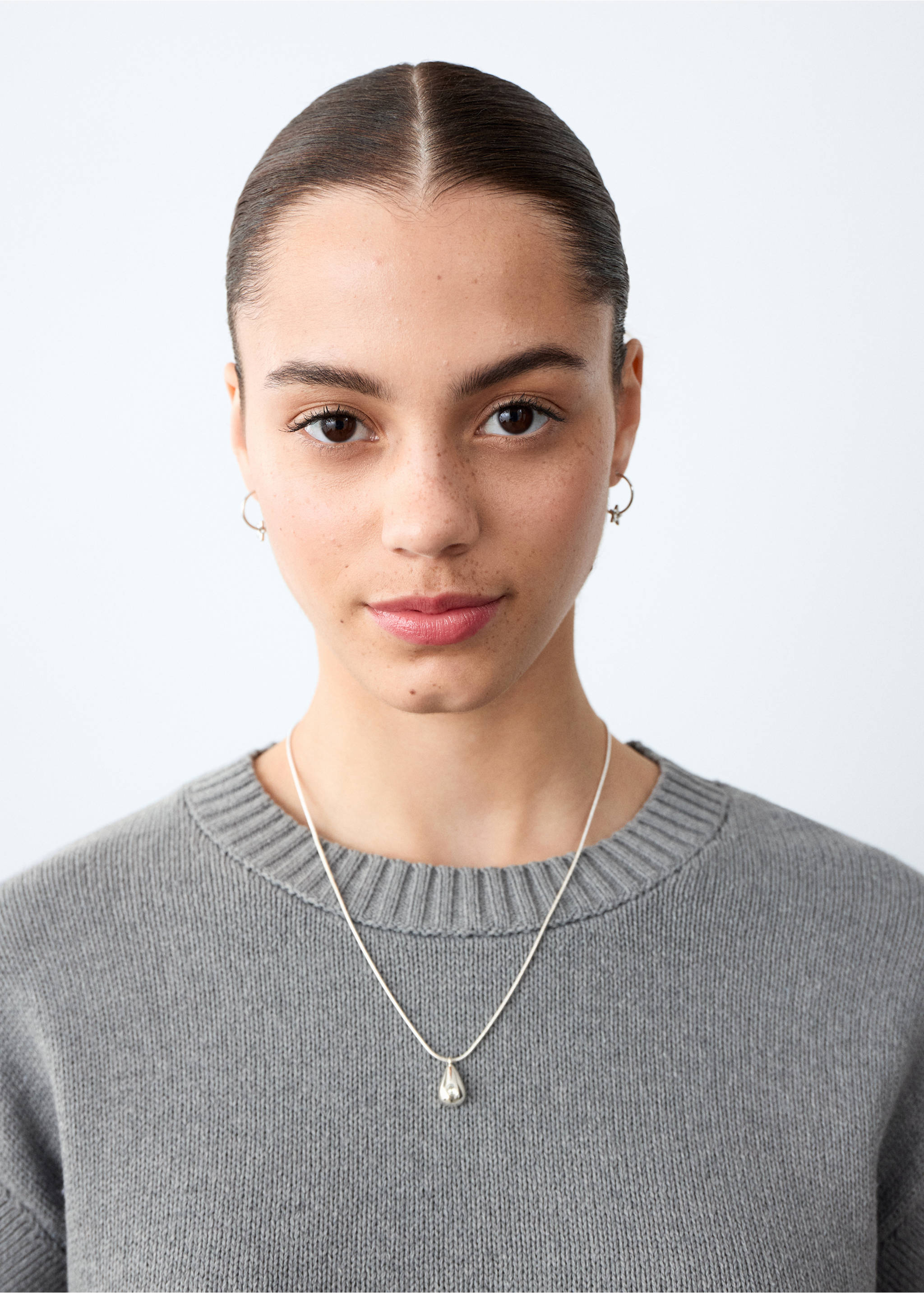 كنزة بتفاصيل على الكتفين - تفاصيل المنتج 1, رمادي. Ref: 27002556-00.