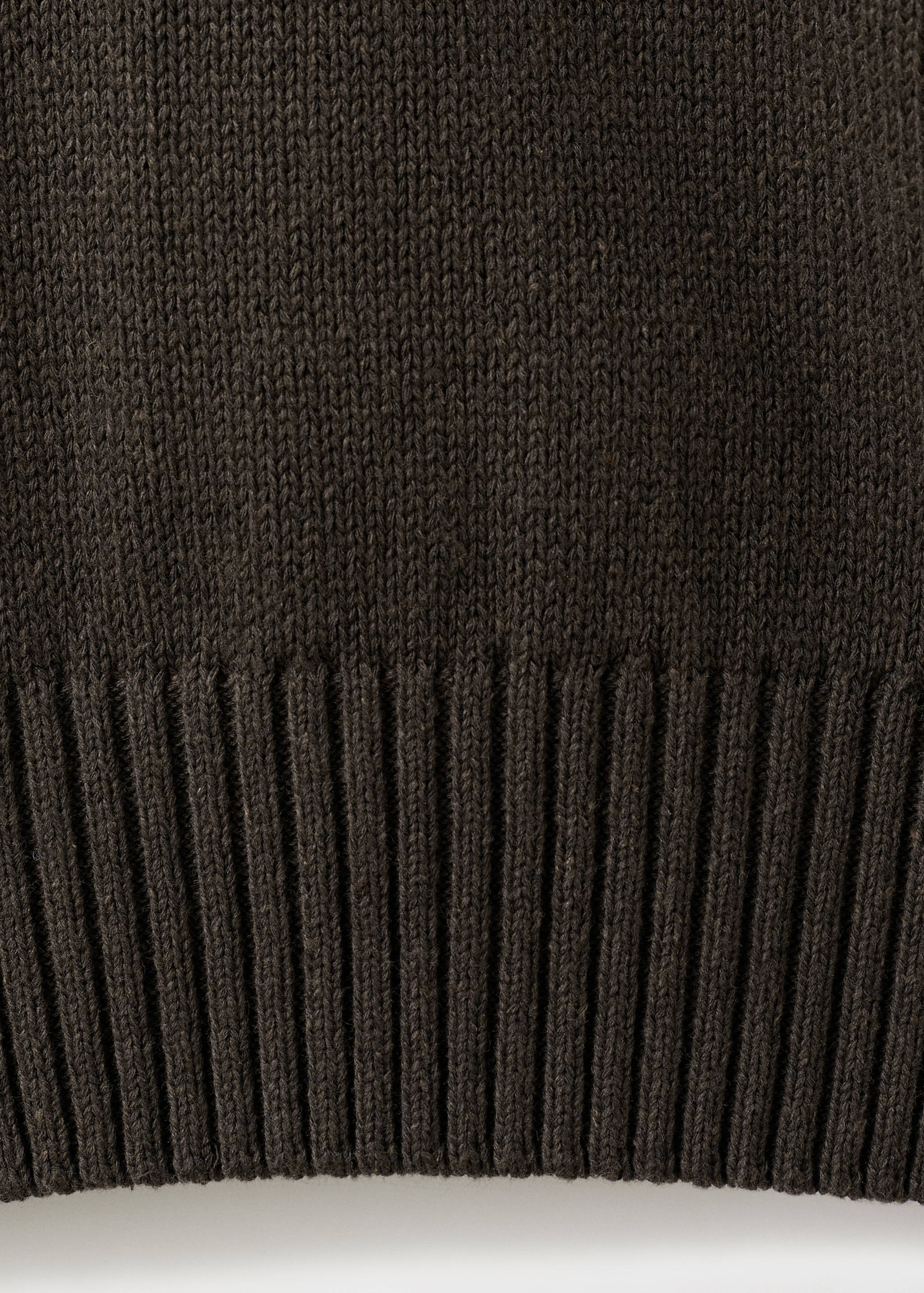 Свитер с деталями на плечах - Деталь изделия 0