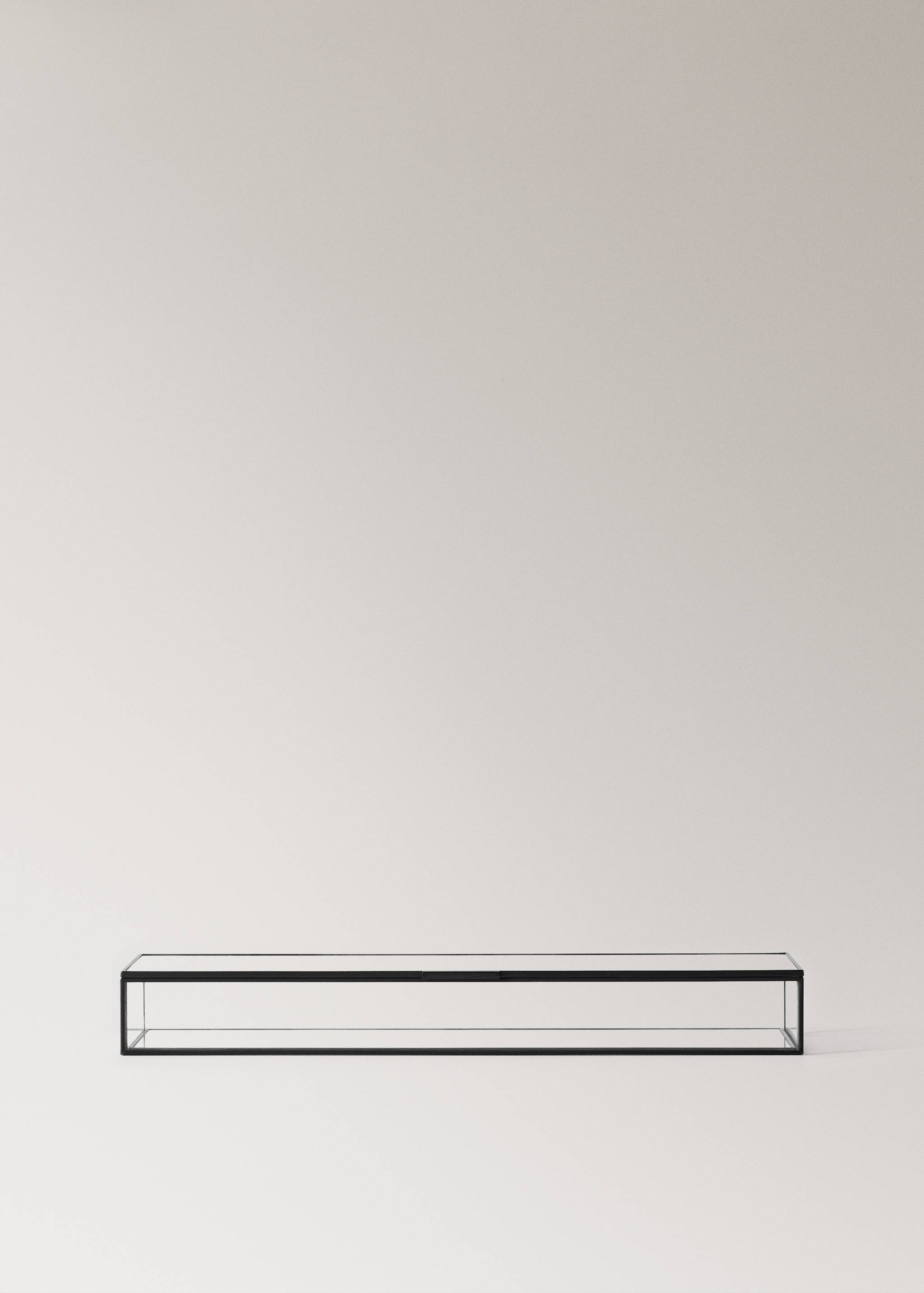 Medium jewellery box with metal profile - Article without model