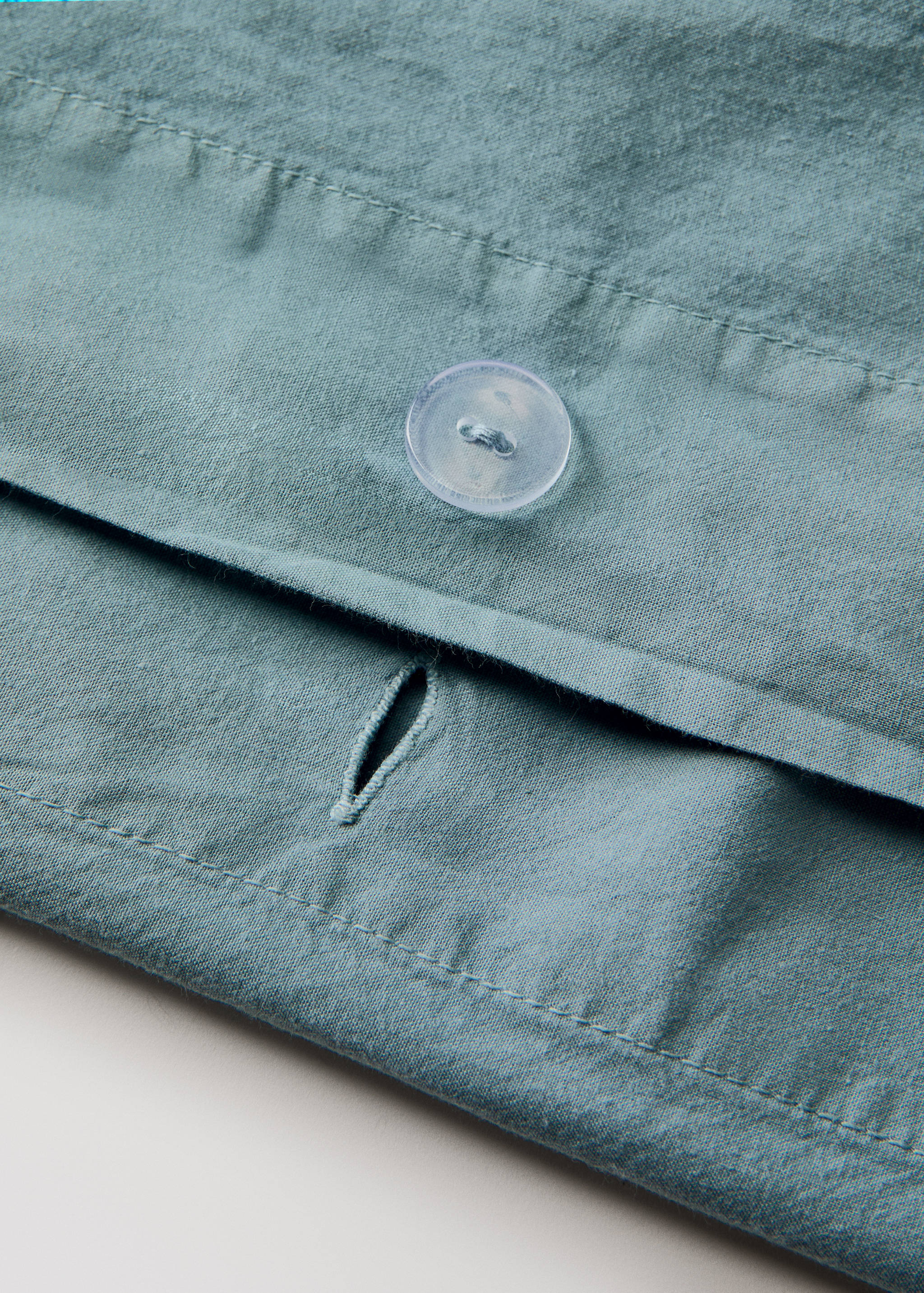 Garment-dyed cotton duvet cover Bed 135/140 cm - Details of the article 2