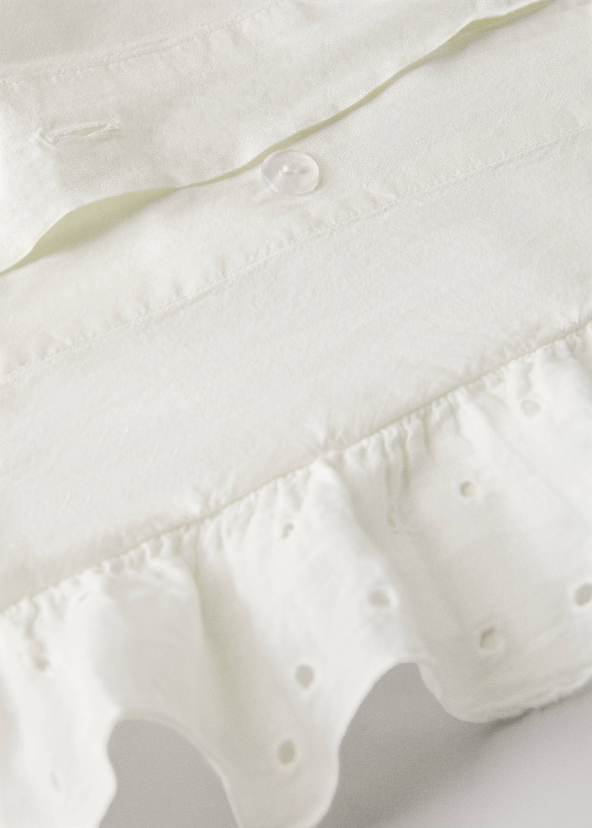 Cotton garment-dyed duvet cover with linen ruffle for 150/160 cm bed - Details of the article 1, Off White. Ref: 27002938-00.