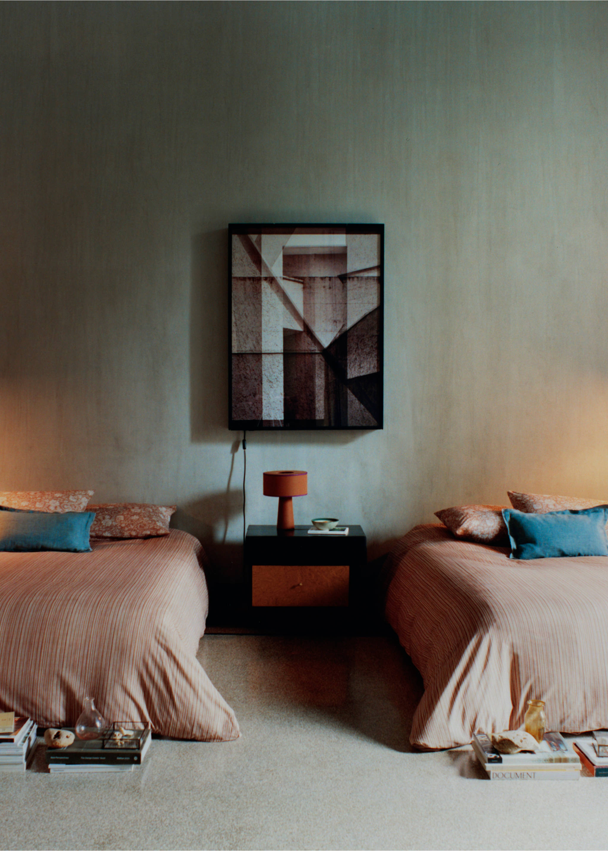 Reversible percale cotton duvet cover with stripes and flowers for a 180/200 cm bed - Details of the article 5, Tobacco Brown. Ref: 27002973-00.