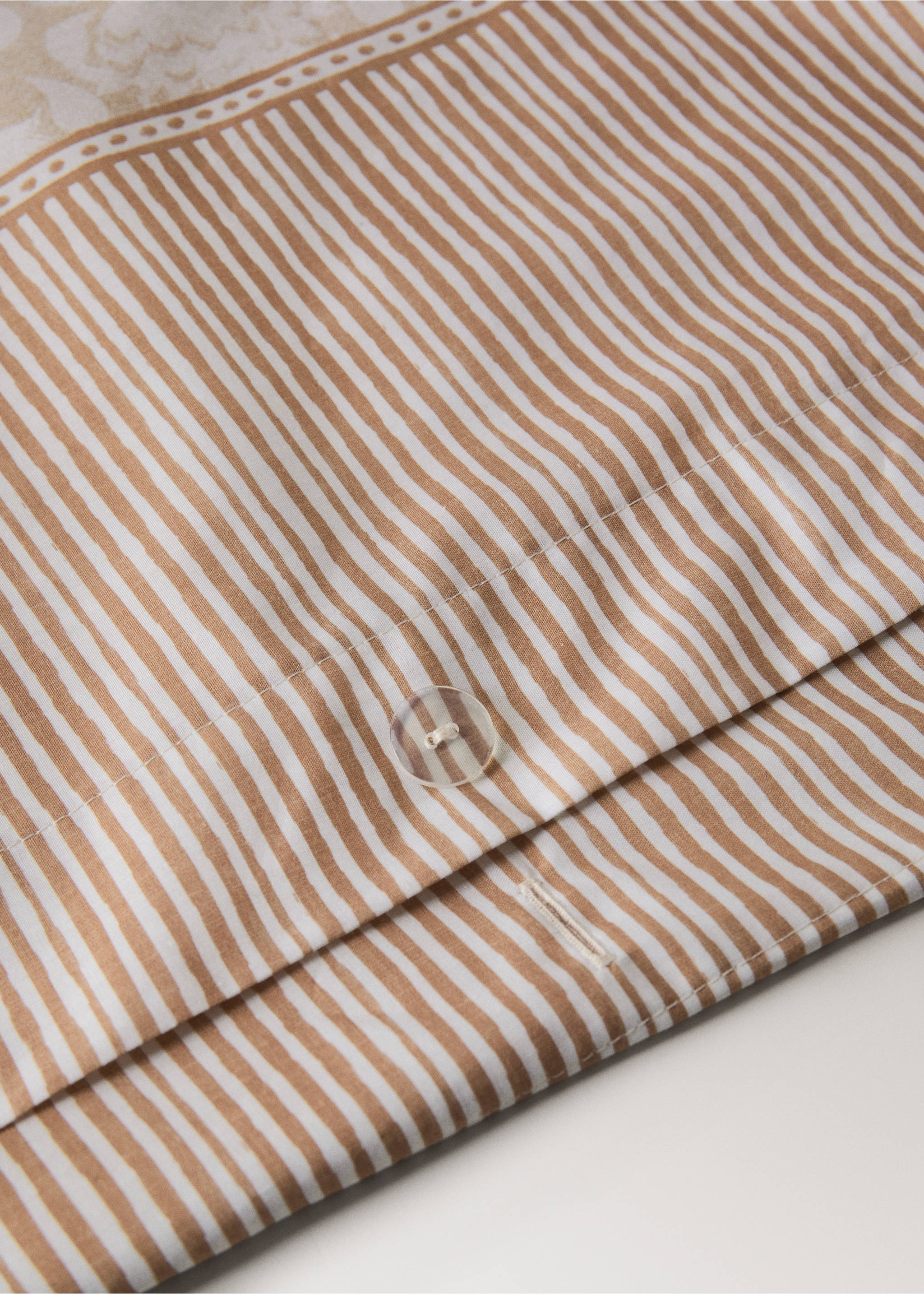 Floral border cotton duvet cover for 150/160cm bed - Details of the article 2, Ochre. Ref: 27002980-00.