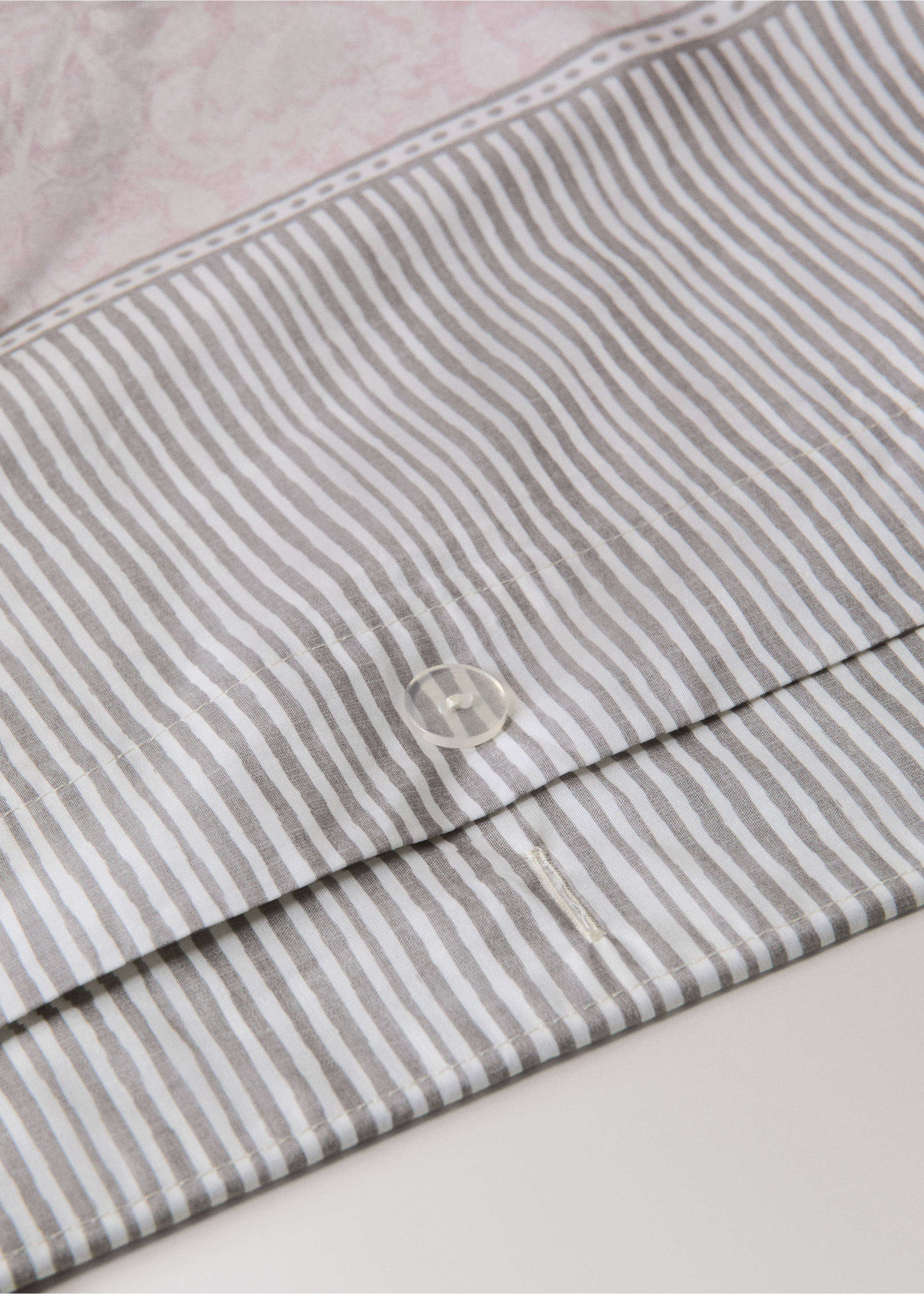 Cotton duvet cover with floral border for 180cm bed - Details of the article 2, Pastel Pink. Ref: 27002981-00.