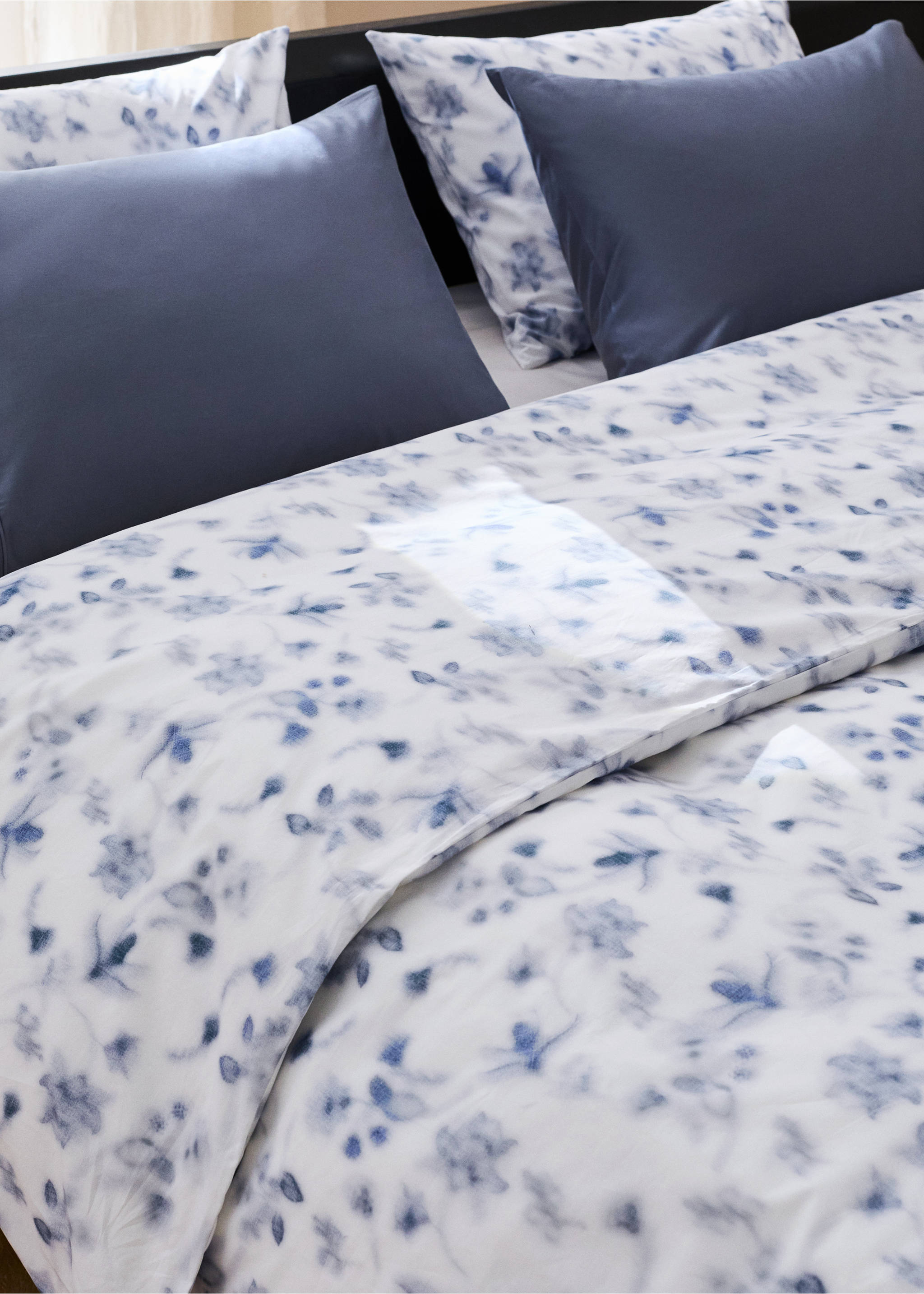 Faded floral percale duvet cover for 90 cm bed - Details of the article 7, Blue. Ref: 27002982-00.