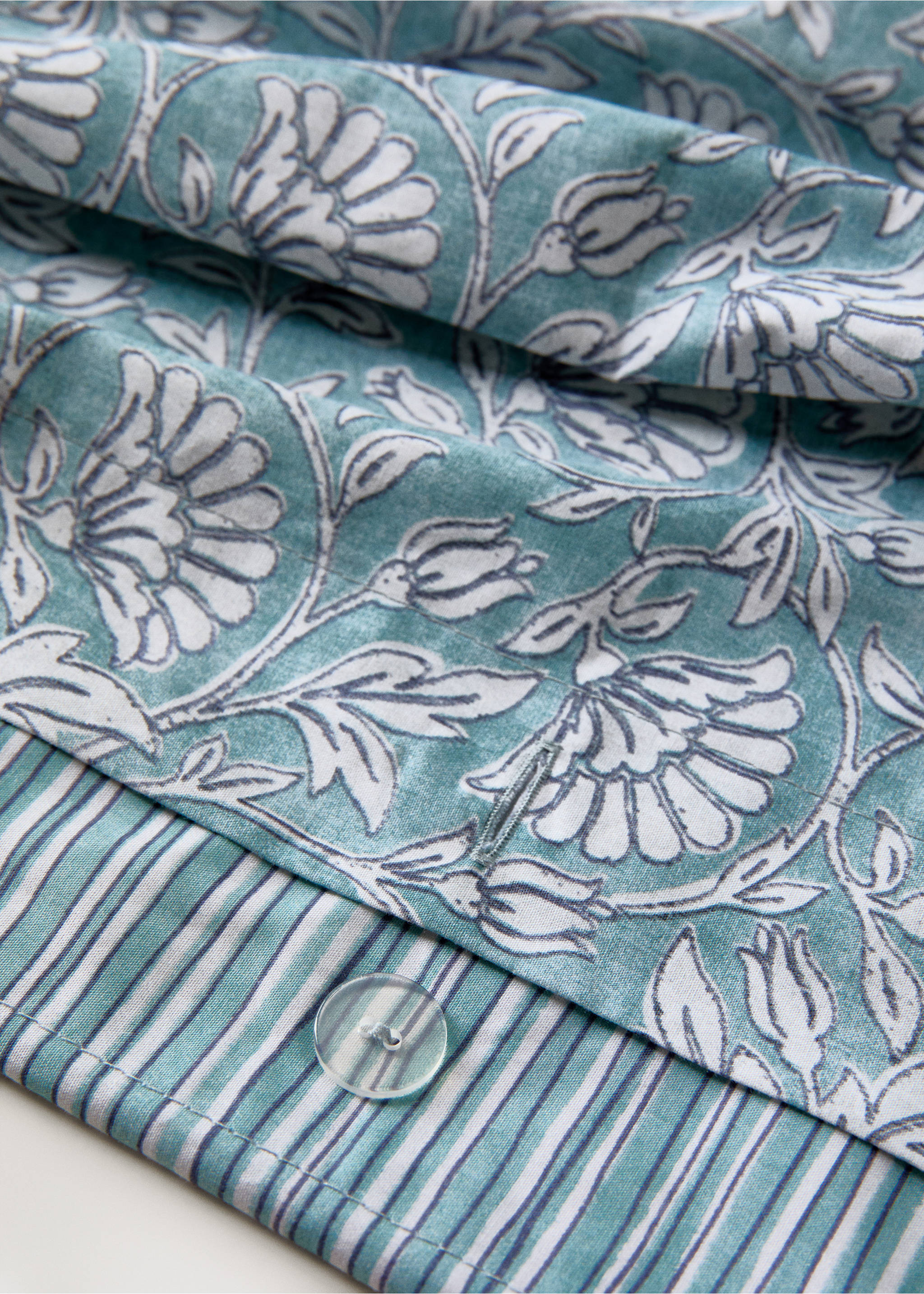 Reversible floral stripe duvet cover for 135/140 cm bed - Details of the article 2, Aqua Green. Ref: 27002987-00.
