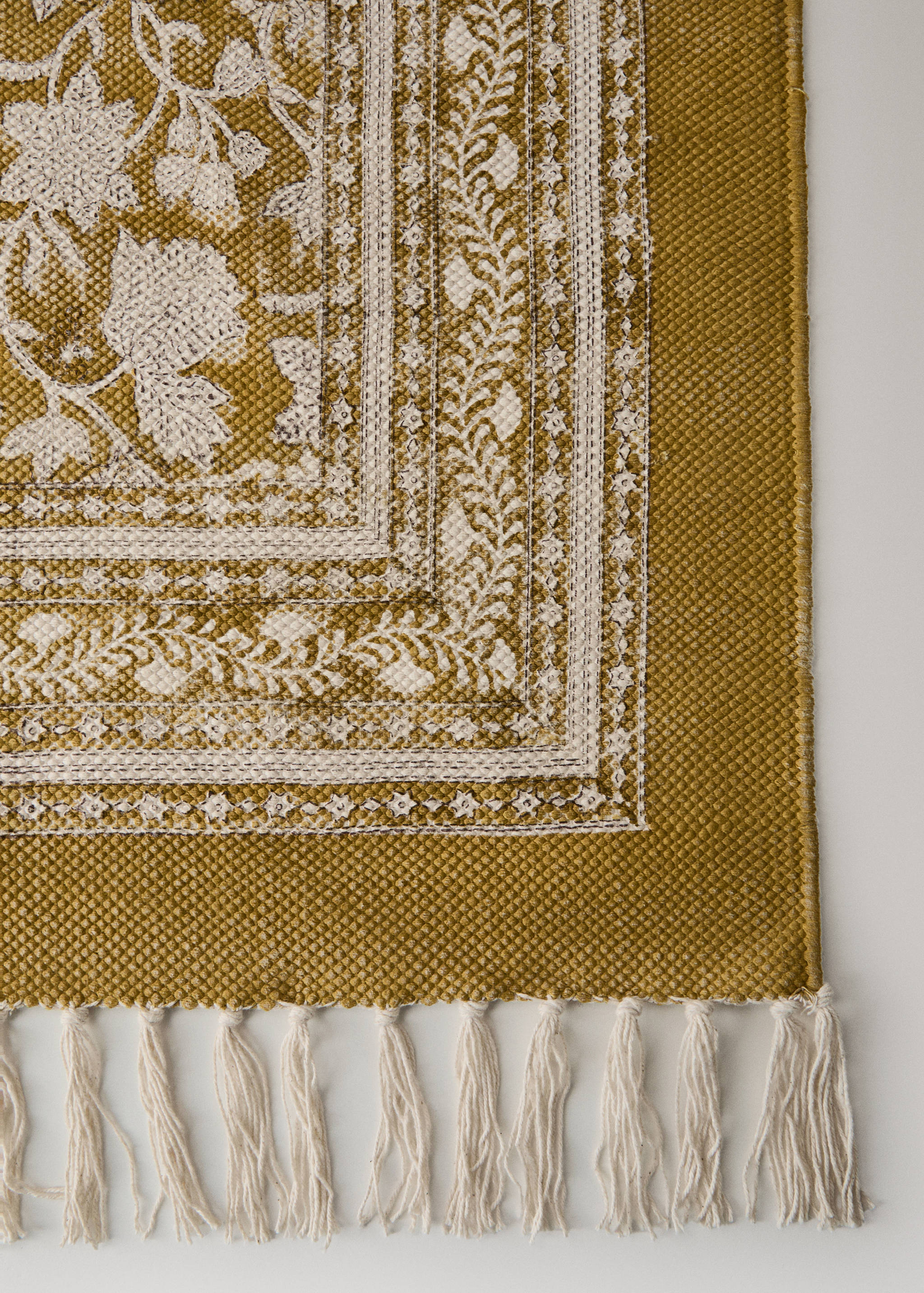 Cotton rug with floral pattern - Details of the article 2