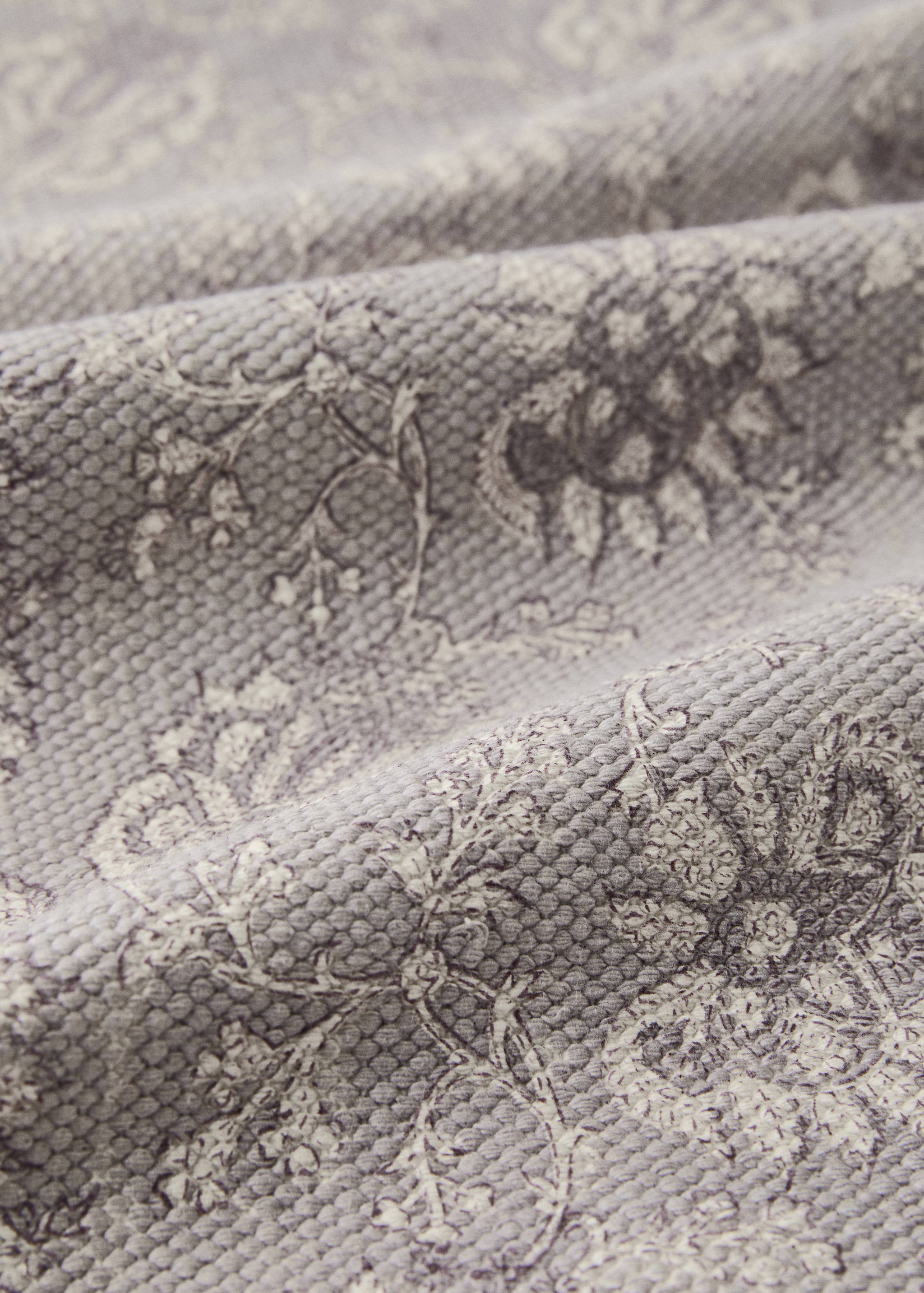 Small cotton rug with floral pattern - Details of the article 1