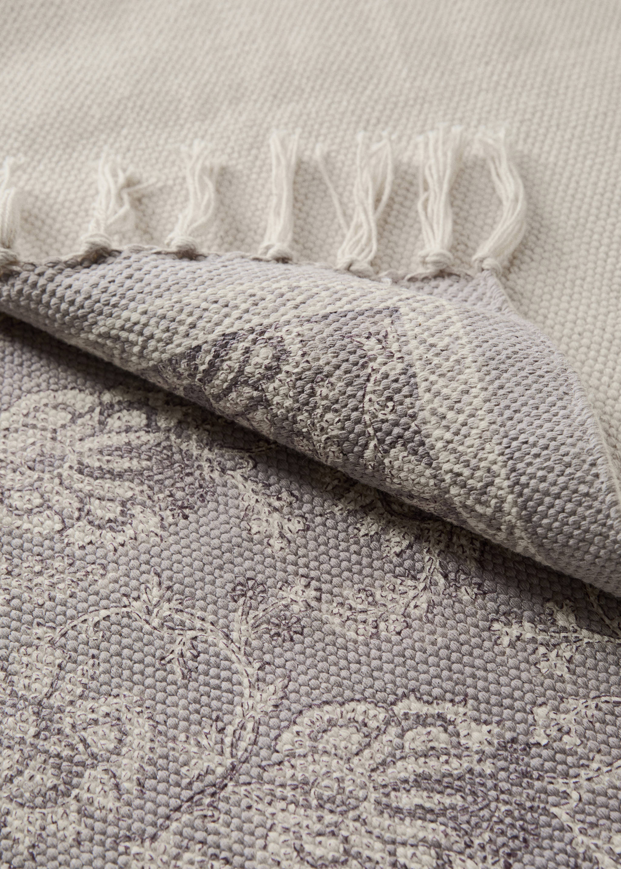 Small cotton rug with floral pattern - Details of the article 3