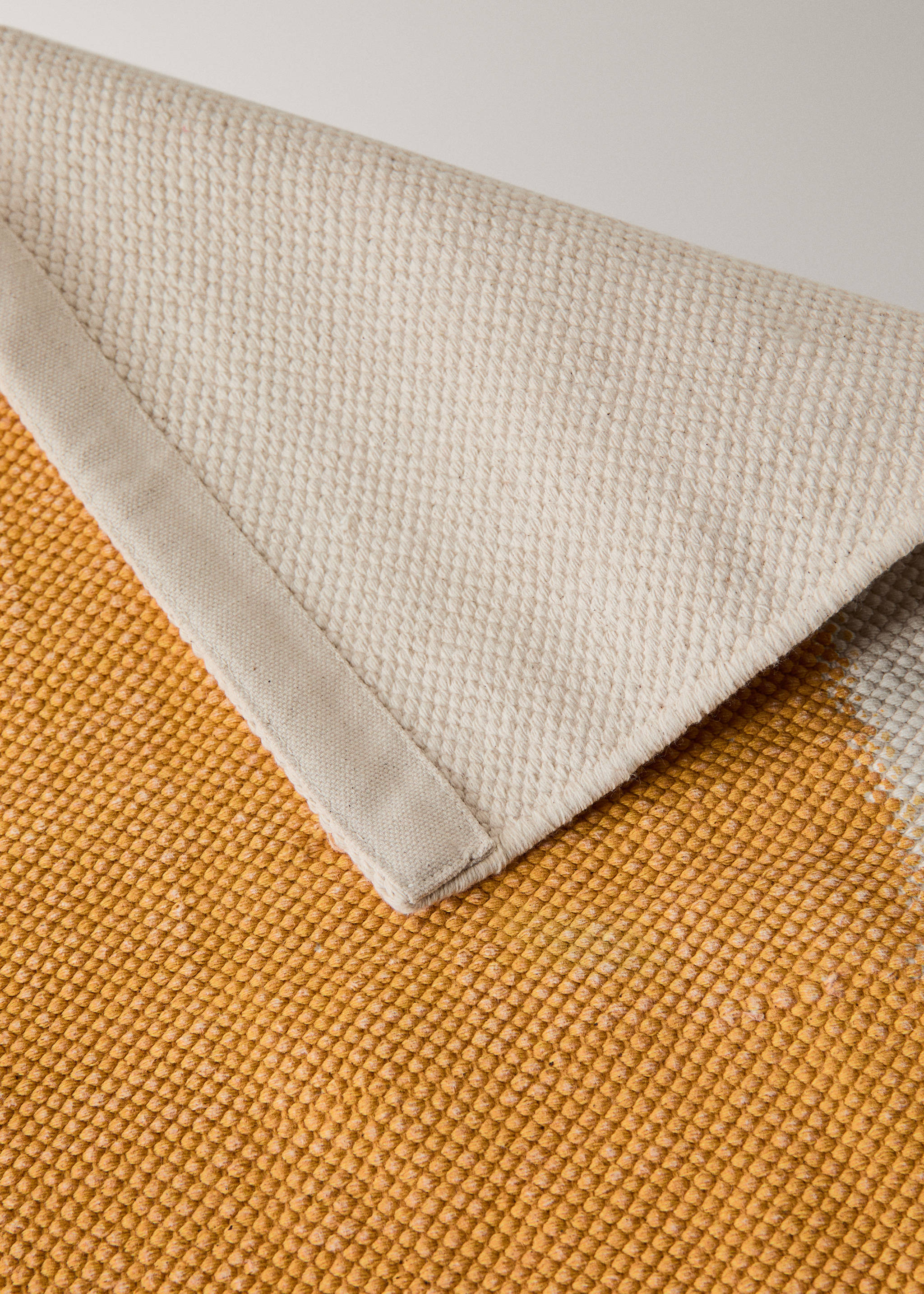 Bicolour printed cotton carpet - Details of the article 3