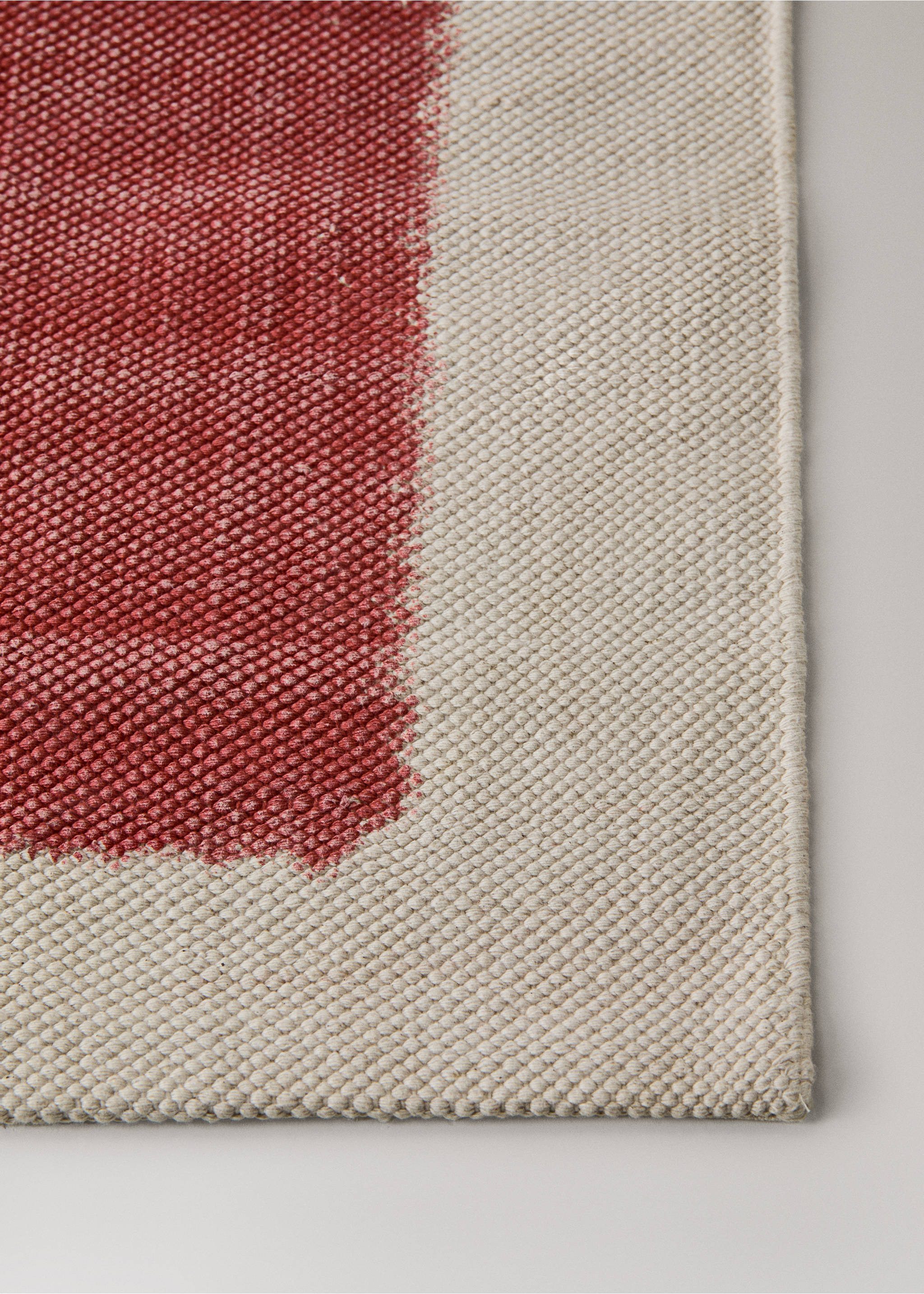 Baumwollteppich mit zweifarbigem Print - Detail des Artikels 2, Rot. Ref: 27003285-00.