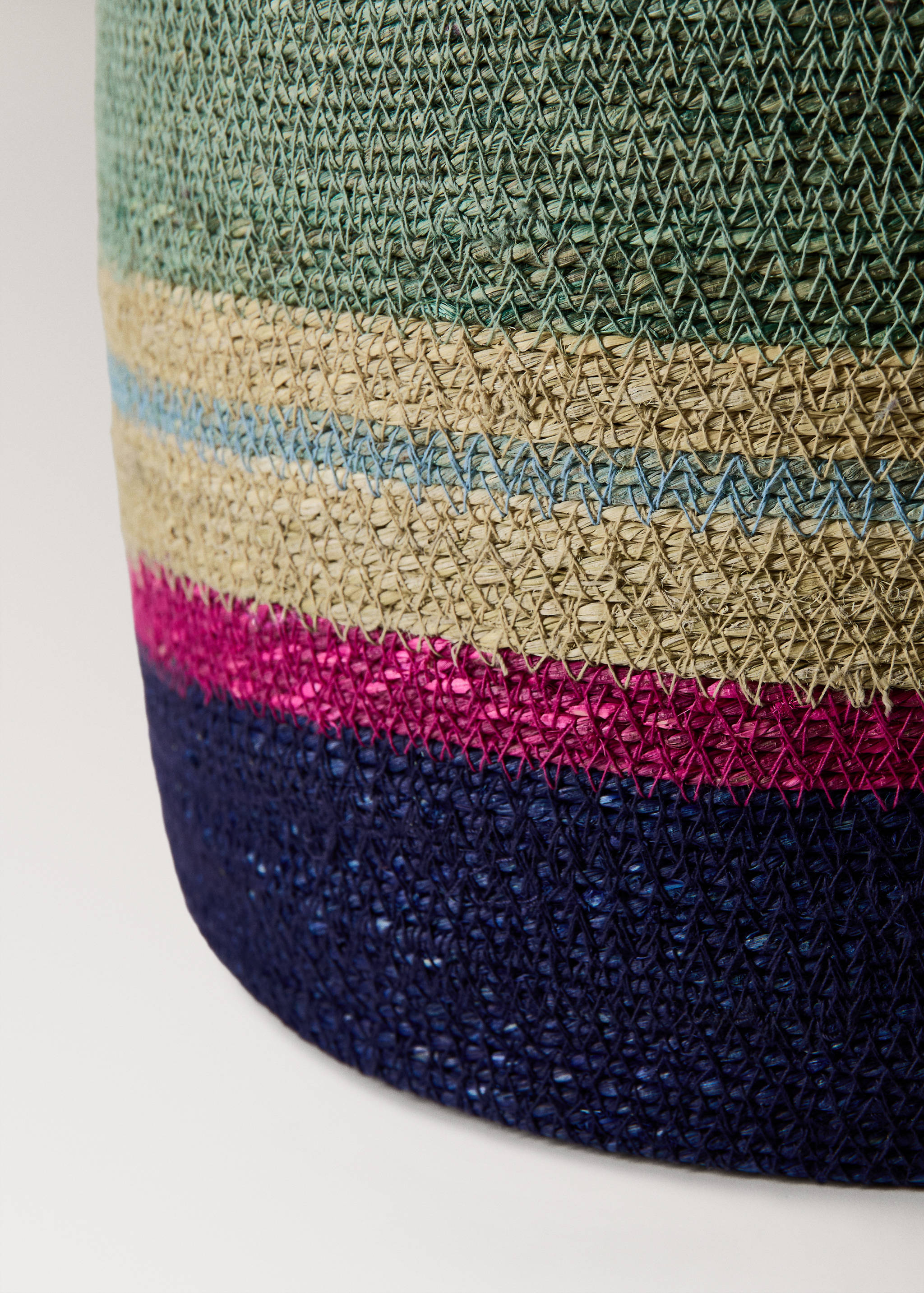 Large 100% seagrass lidded basket, multicoloured - Details of the article 2