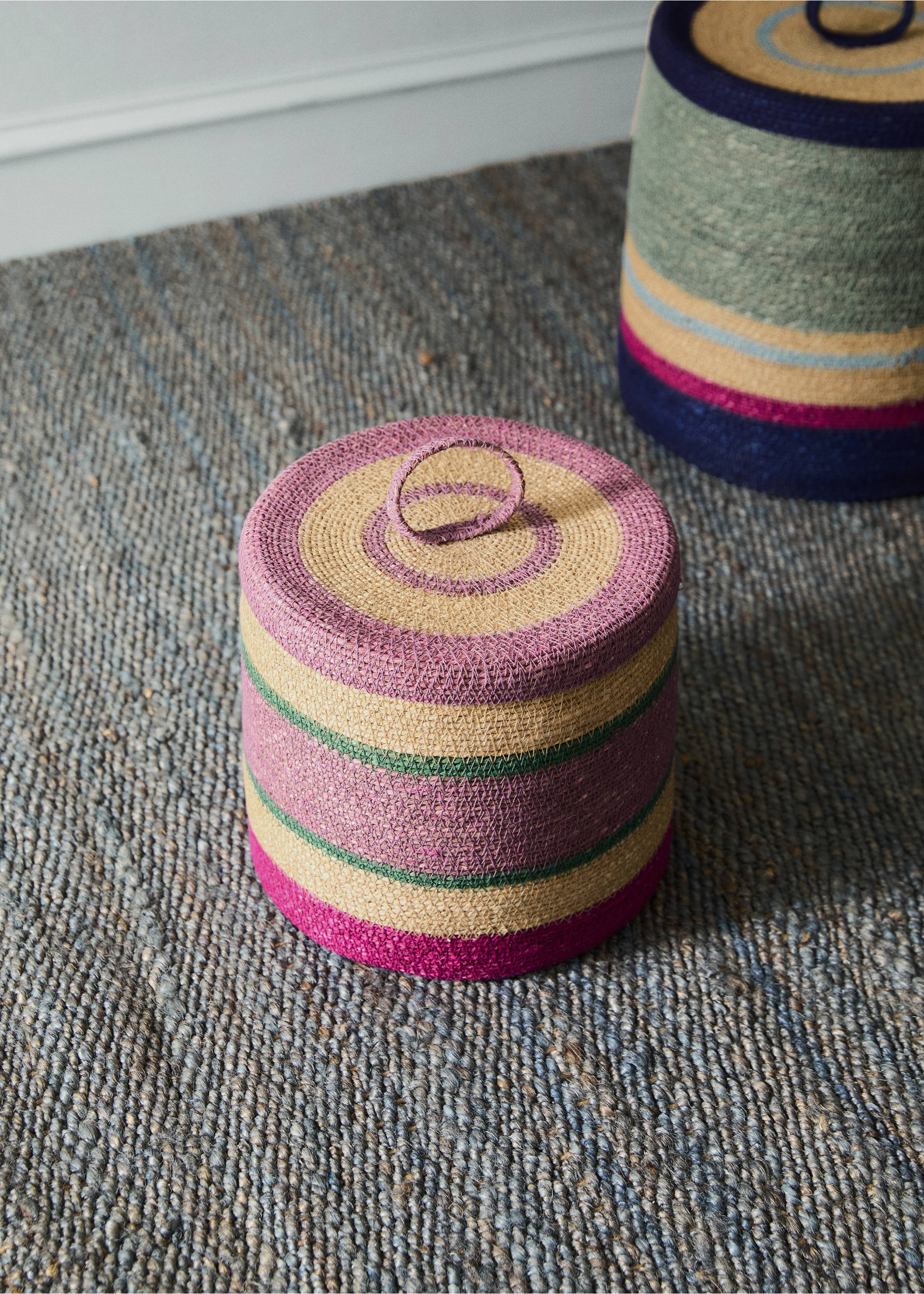 Medium coloured 100% seaweed basket with lid - General plane, Orange. Ref: 27003287-00.