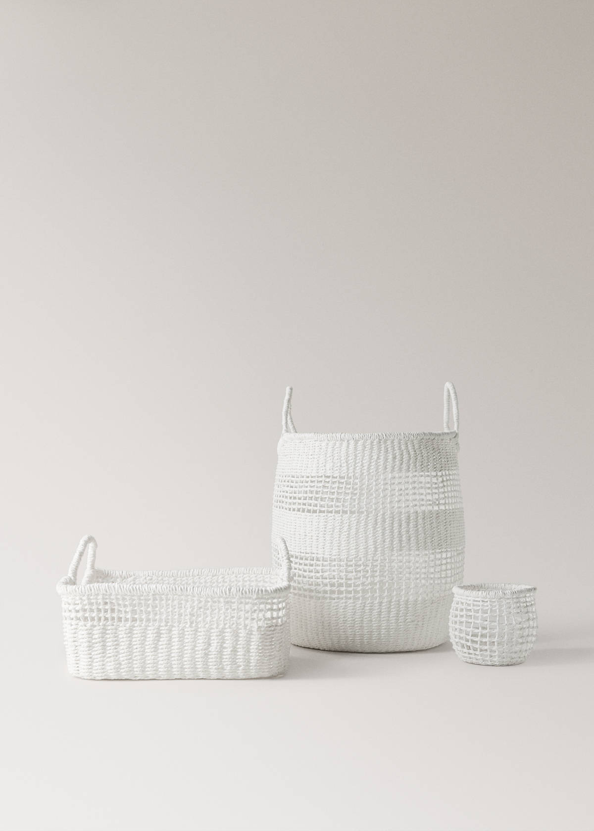 Two-handled paper basket — White