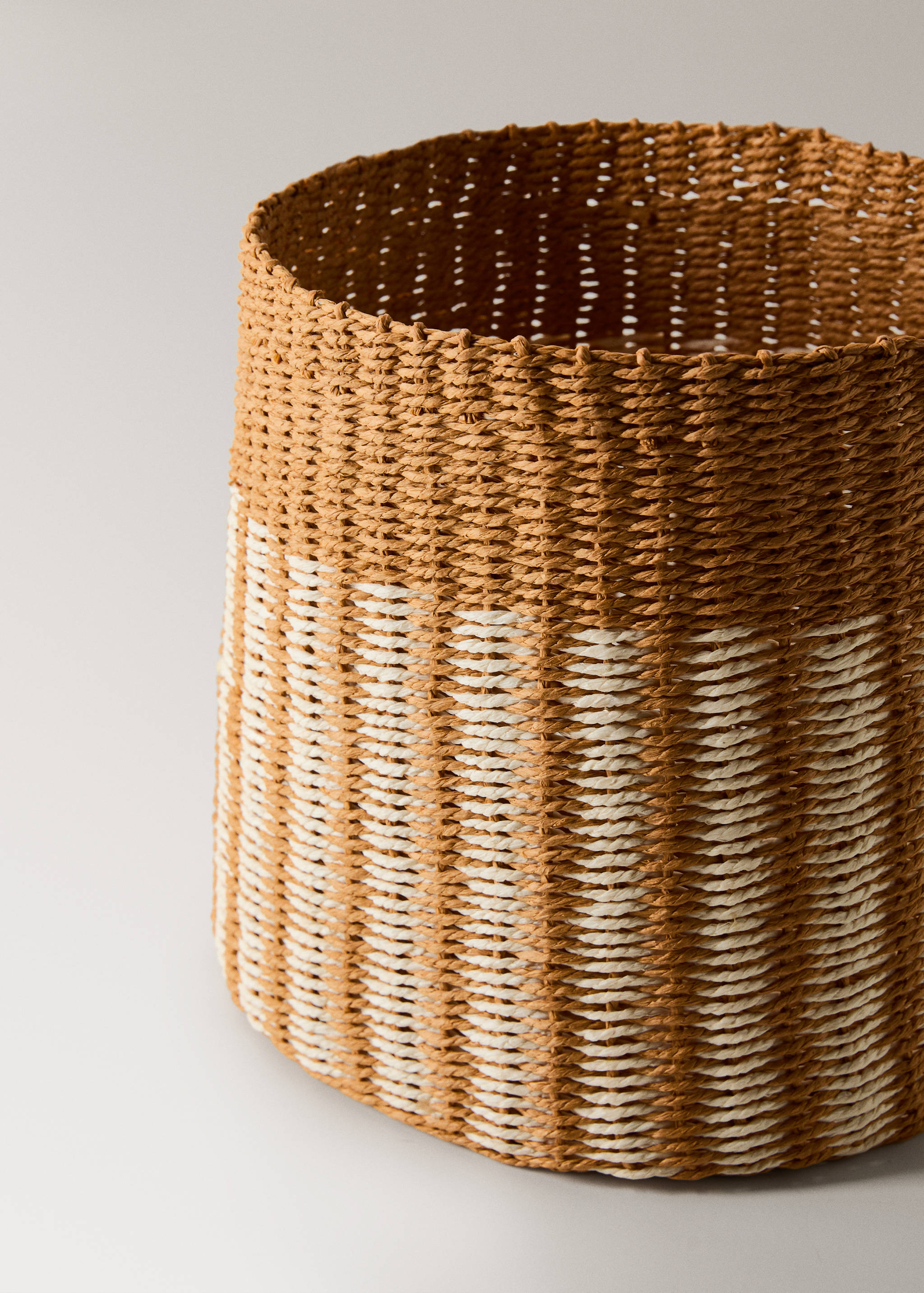 Striped paper basket with small lid - Details of the article 2