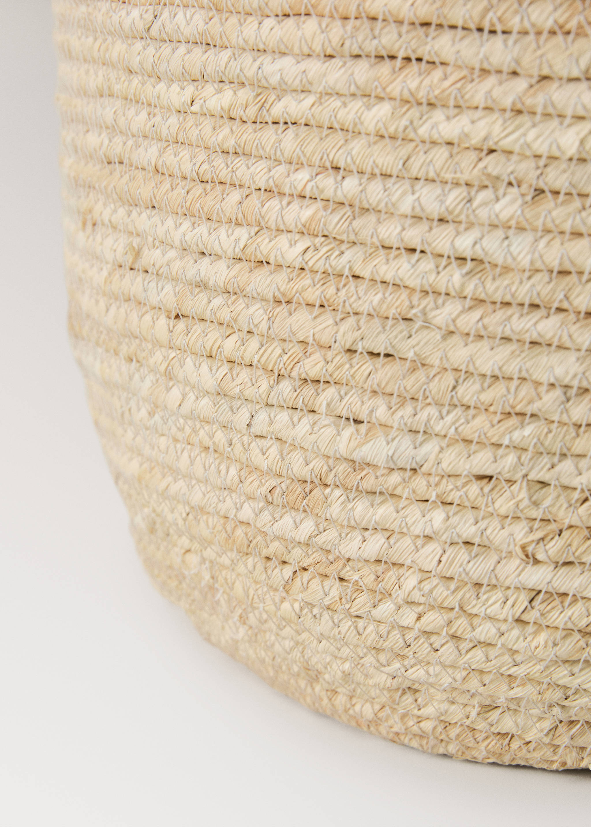 Large basket with embroidered detail - Details of the article 3