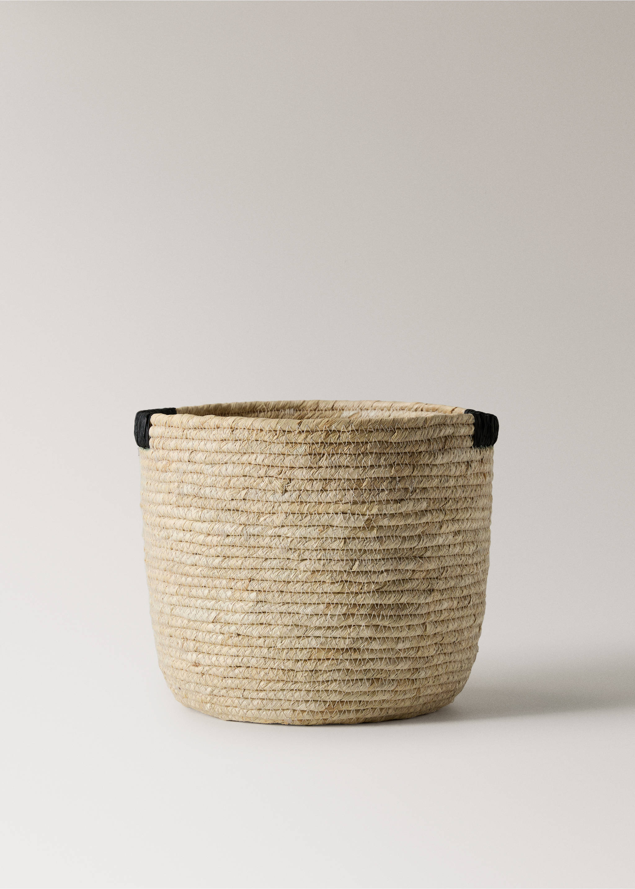 Medium basket with embroidered detail - Article without model, Brown. Ref: 27003294-00.