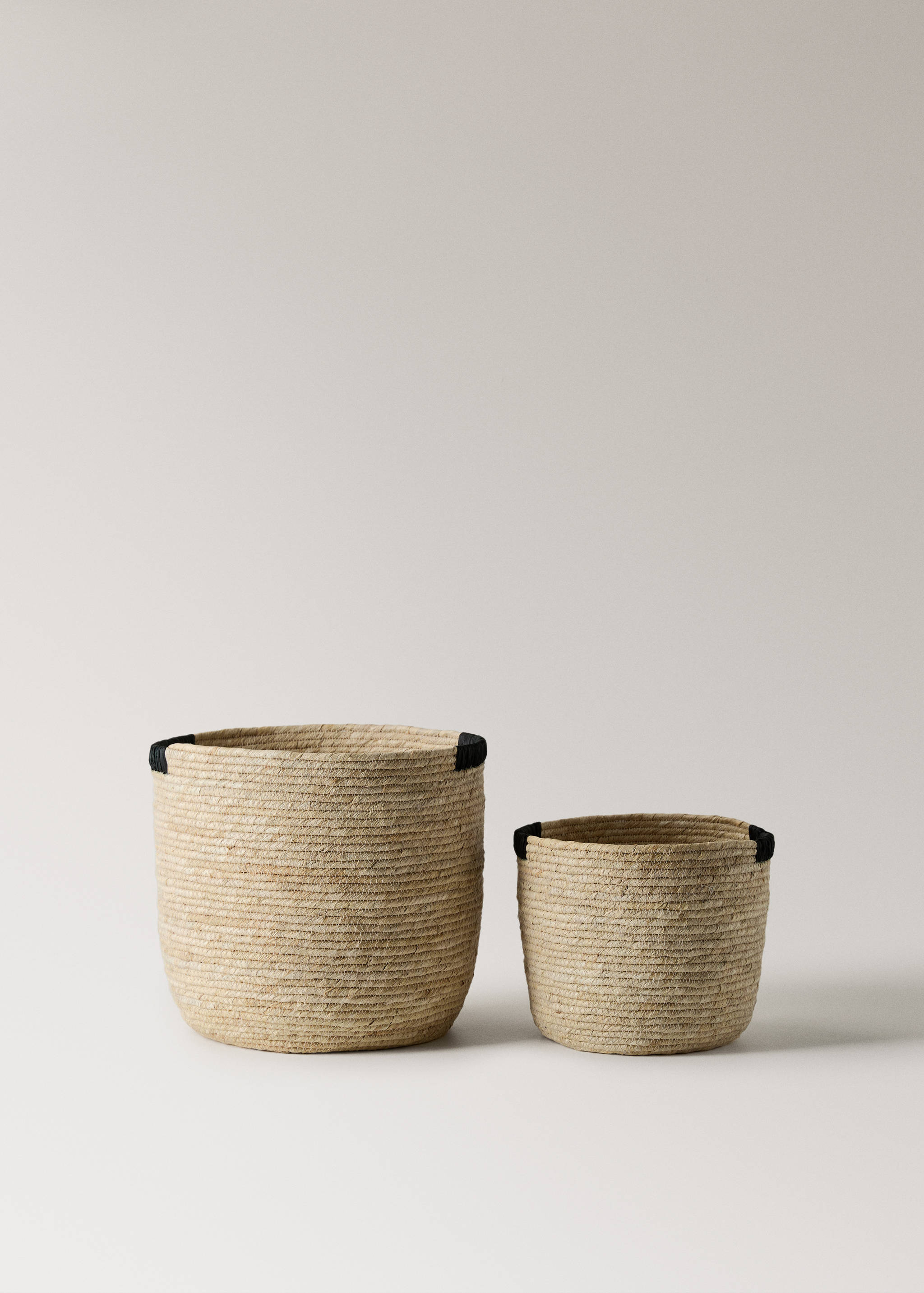 Medium basket with embroidered detail - Details of the article 4